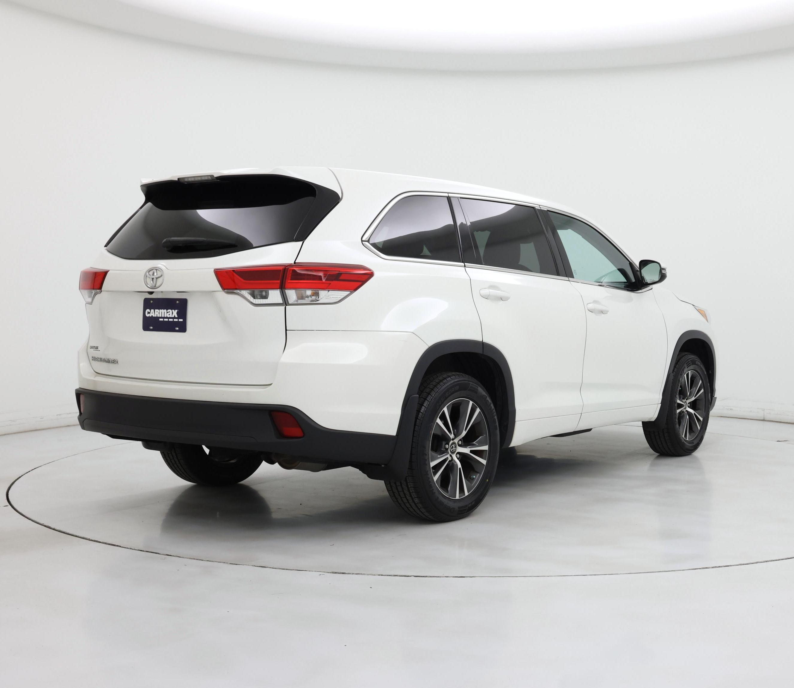 Thumbnail: 2017 Toyota Highlander - 8