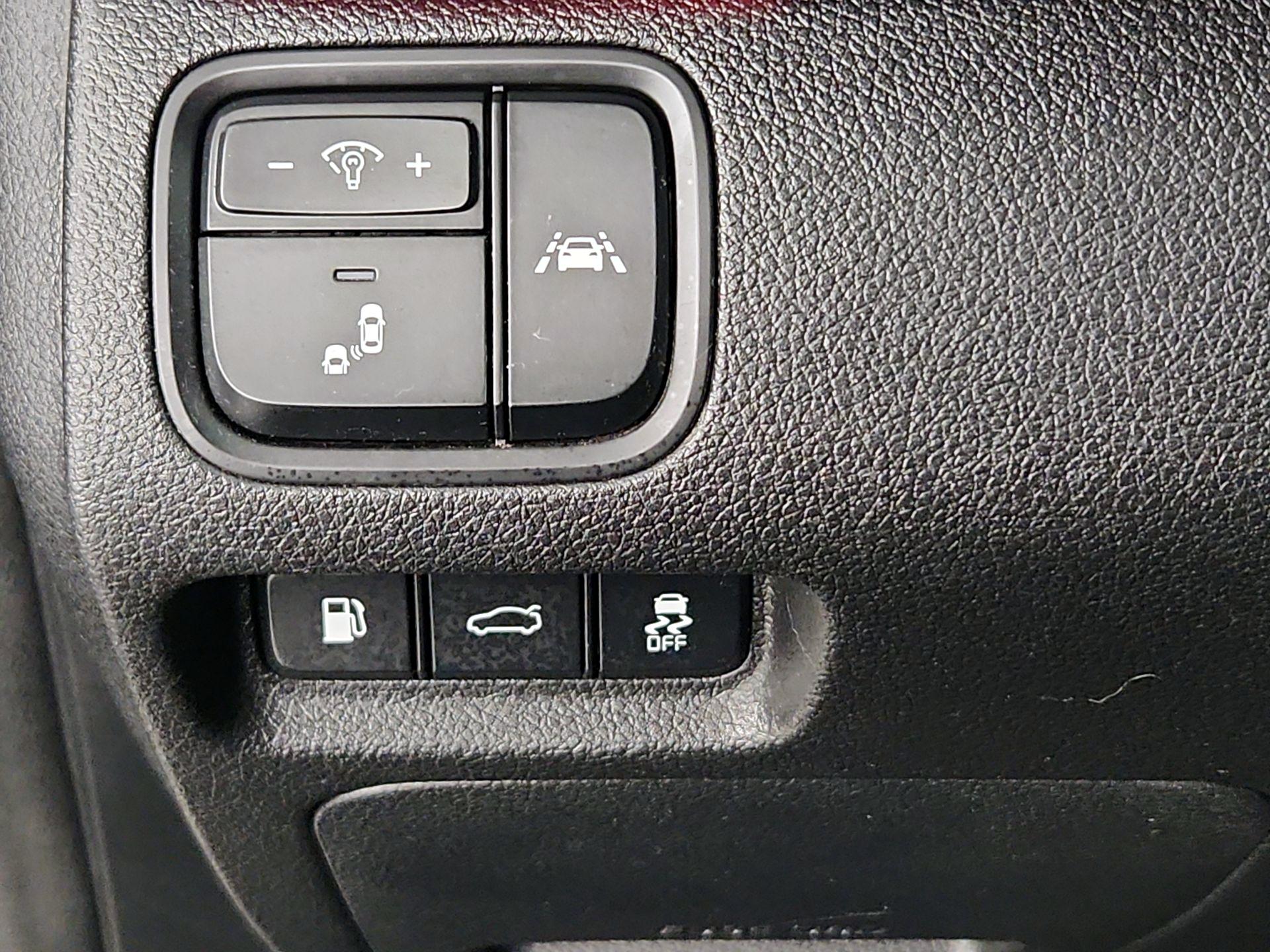 Thumbnail: 2019 Kia Optima - 13