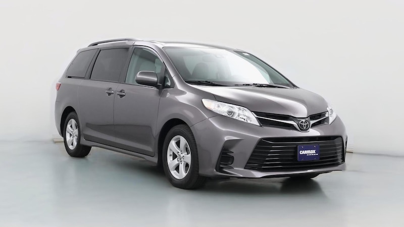 2020 Toyota Sienna LE Hero Image