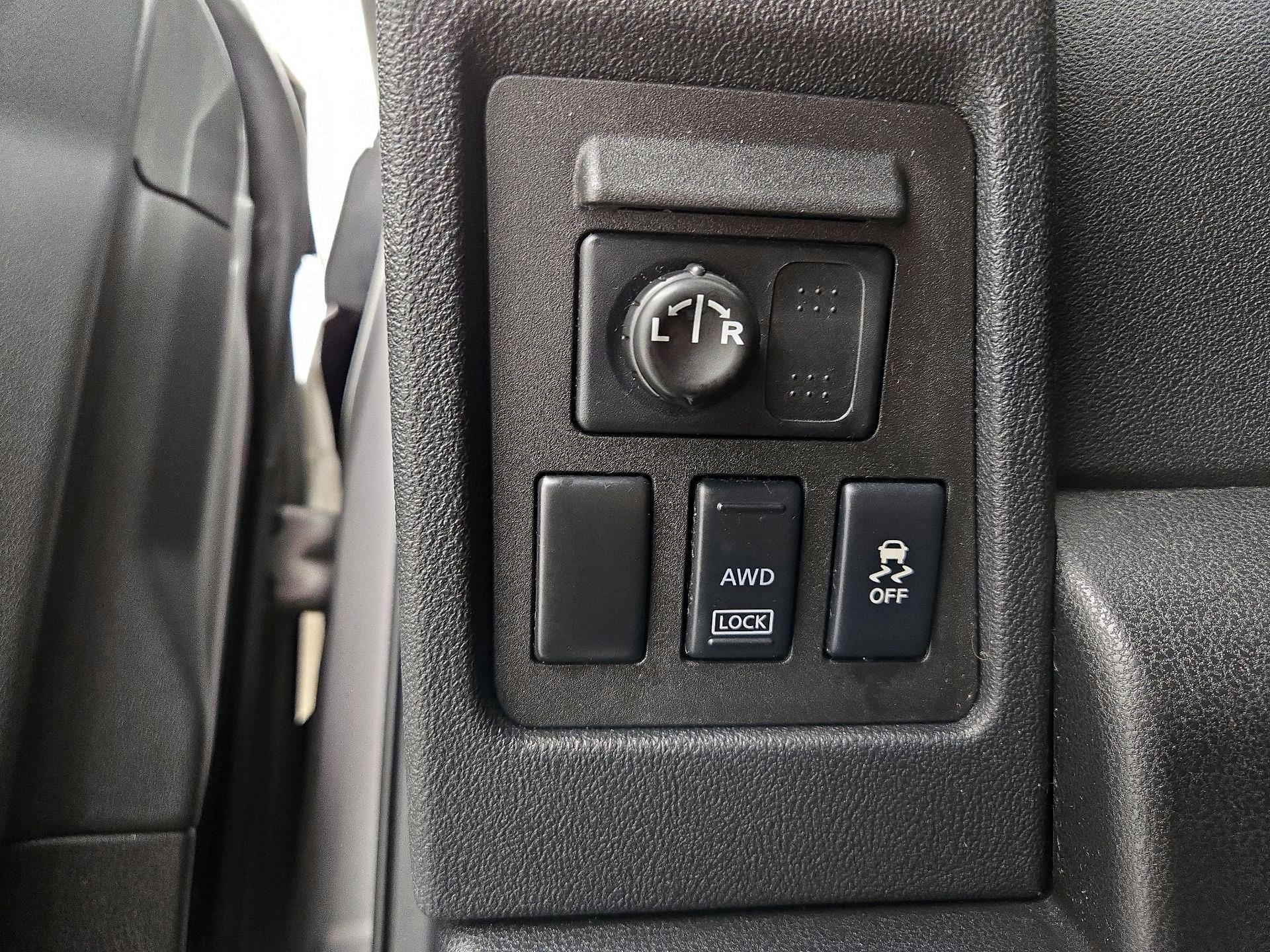 Thumbnail: 2013 Nissan Rogue - 13