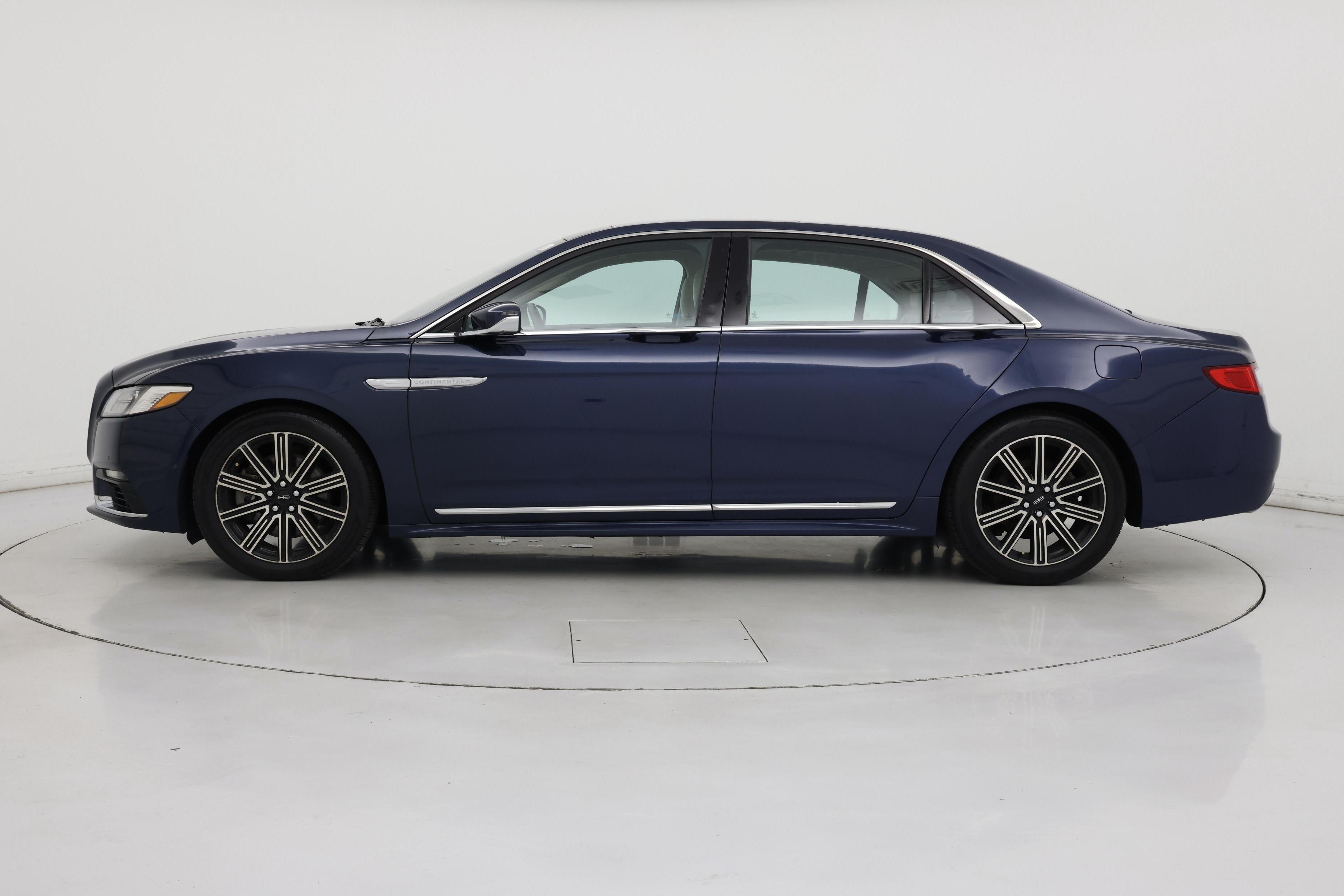 Thumbnail: 2017 Lincoln Continental - 3