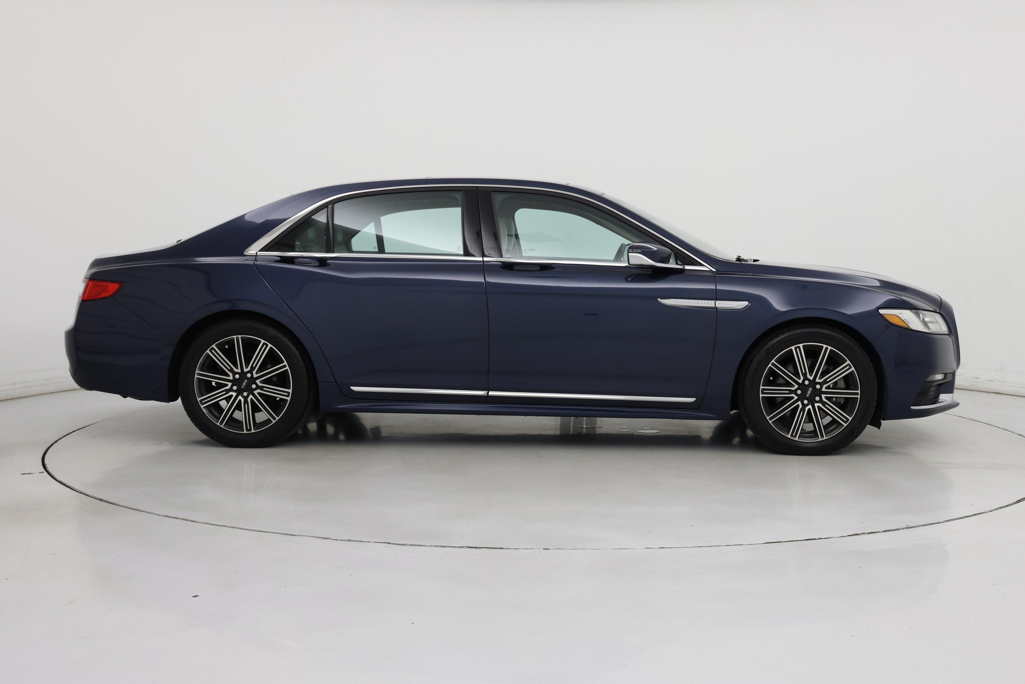 Thumbnail: 2017 Lincoln Continental - 7