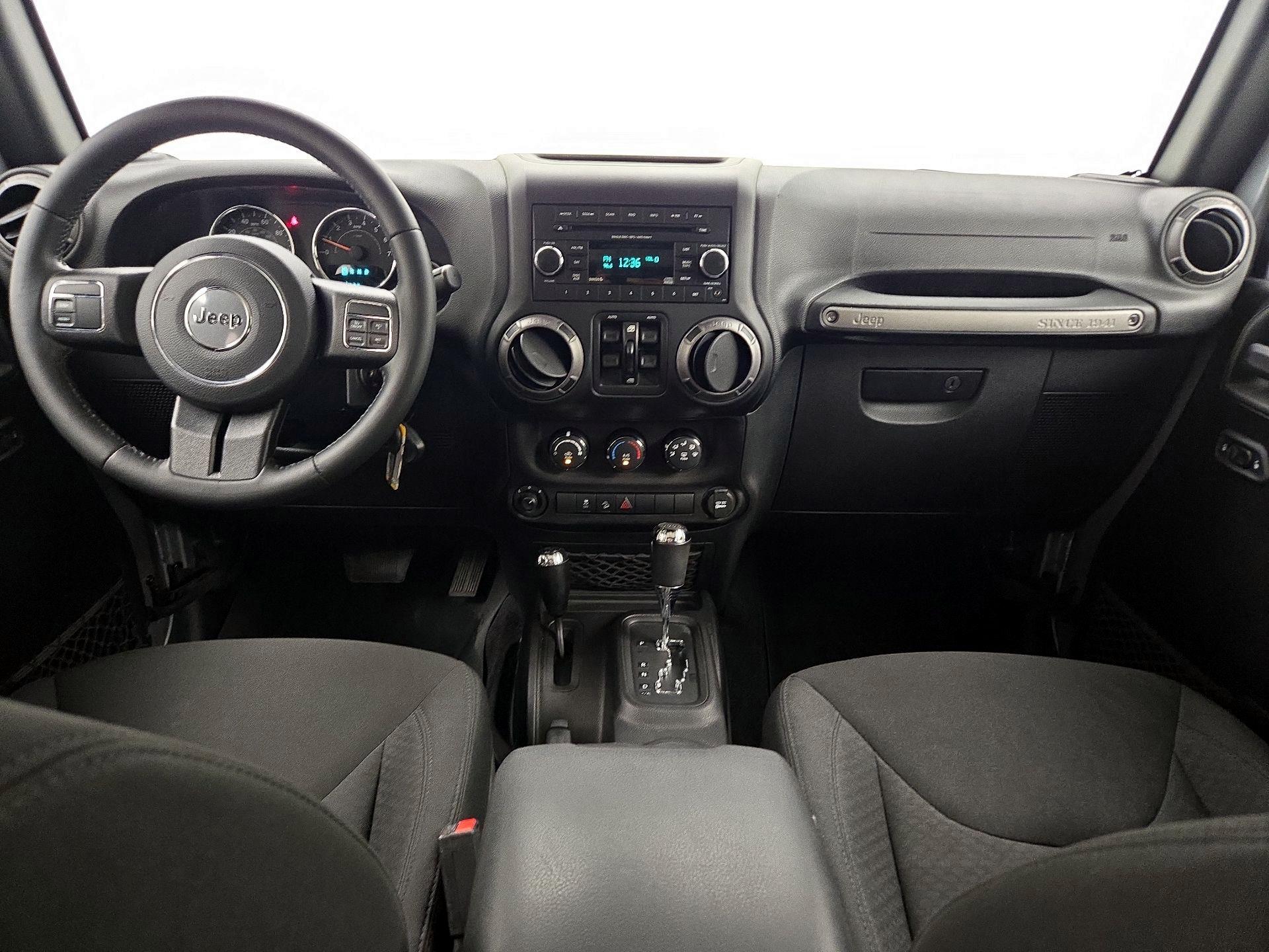 Thumbnail: 2015 Jeep Wrangler - 9