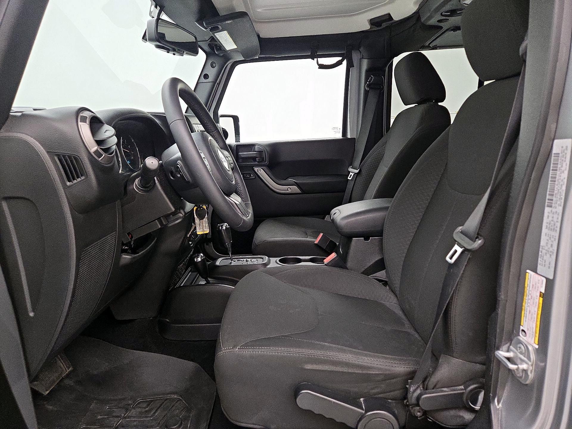 Thumbnail: 2015 Jeep Wrangler - 11