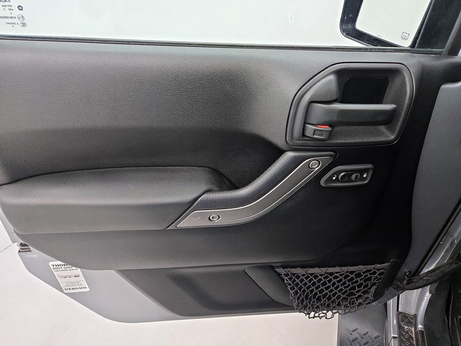 Thumbnail: 2015 Jeep Wrangler - 12