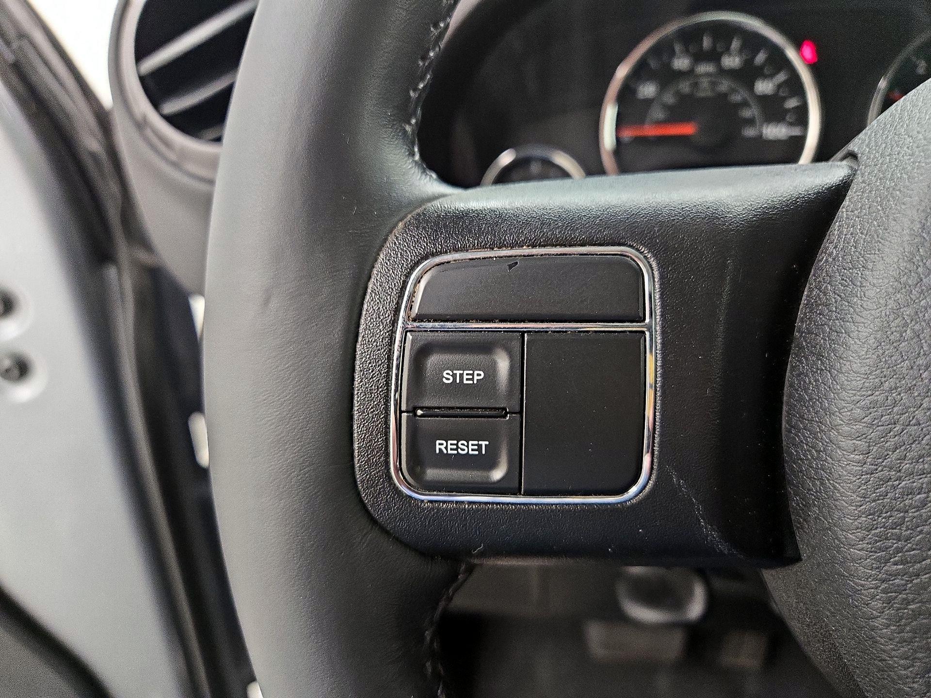 Thumbnail: 2015 Jeep Wrangler - 13