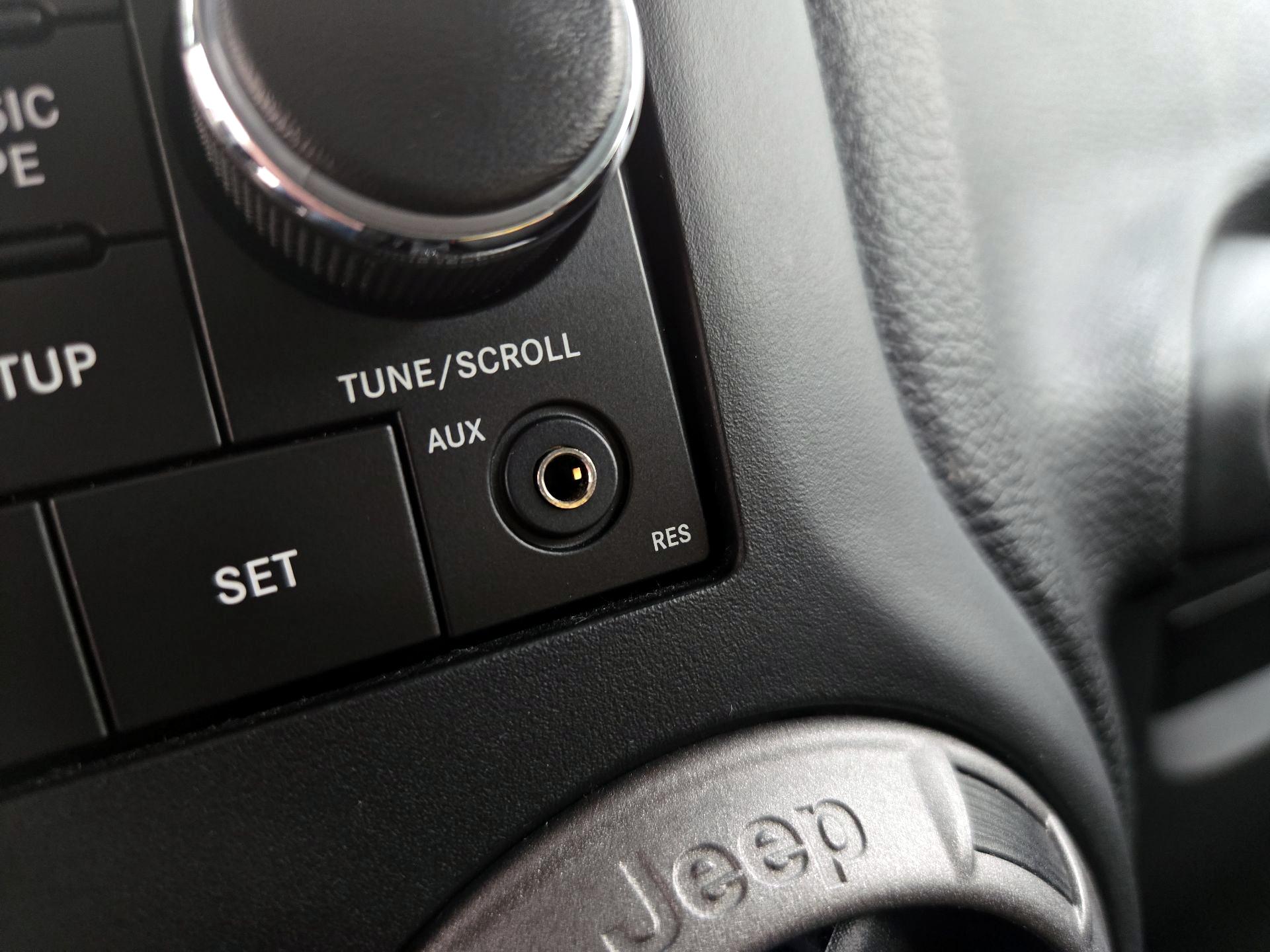 Thumbnail: 2015 Jeep Wrangler - 17