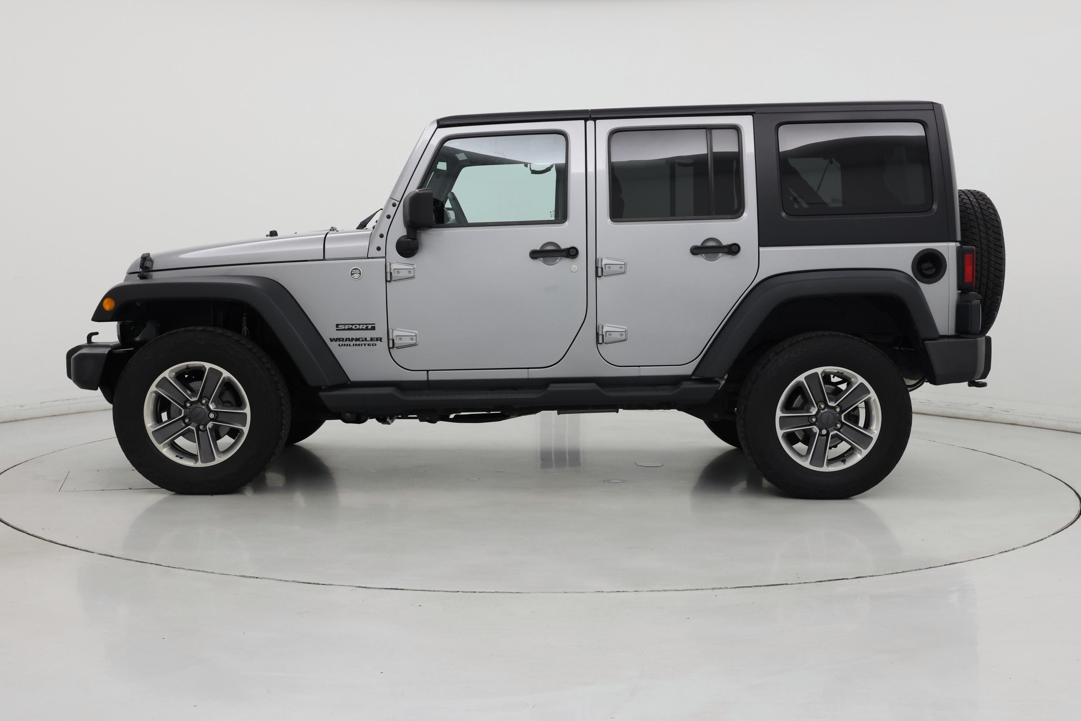 Thumbnail: 2015 Jeep Wrangler - 3