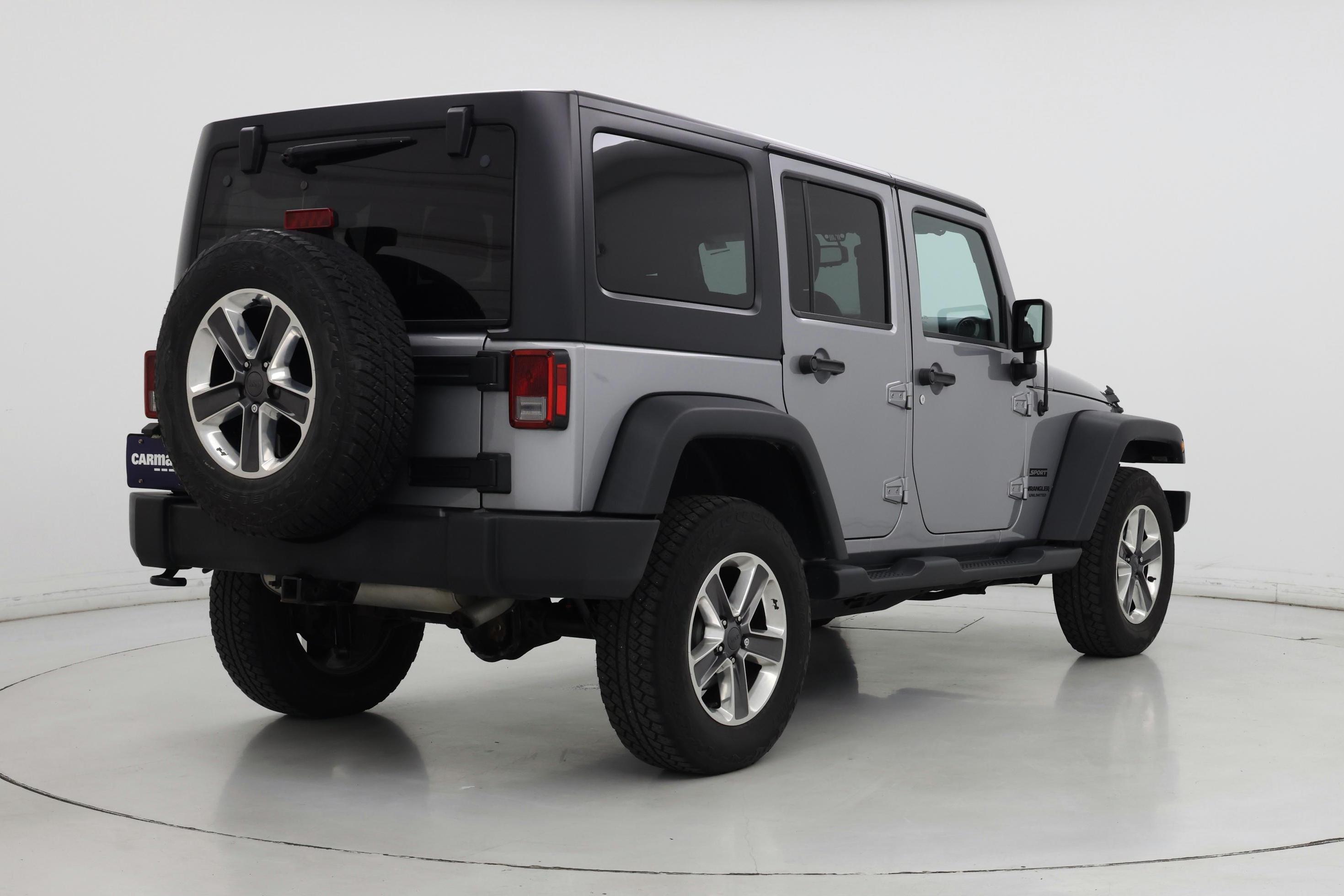 Thumbnail: 2015 Jeep Wrangler - 8