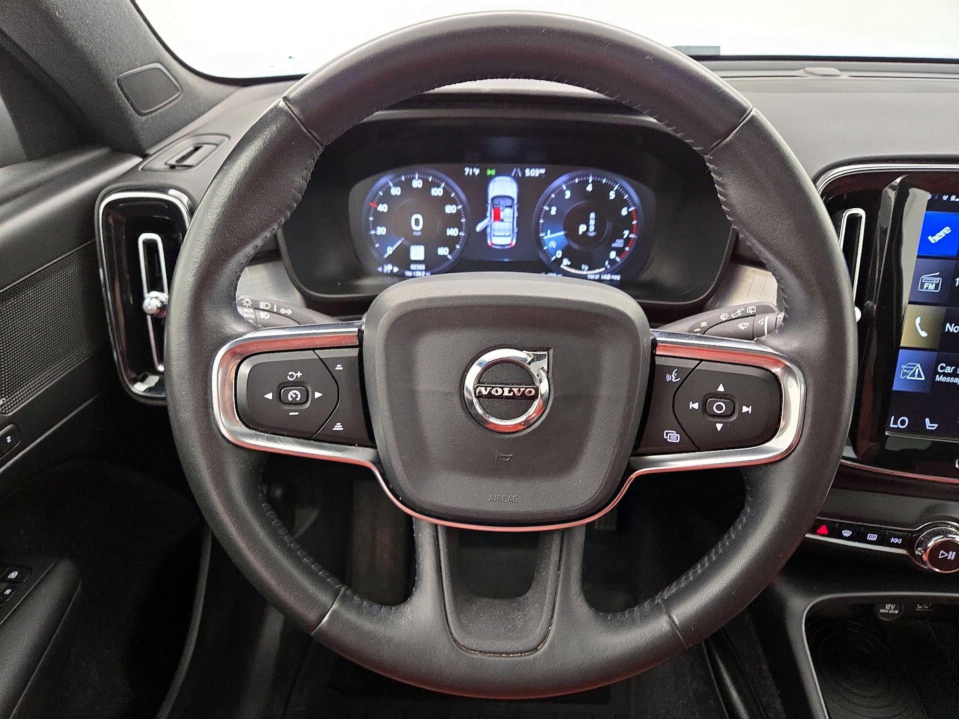Thumbnail: 2019 Volvo XC40 - 10