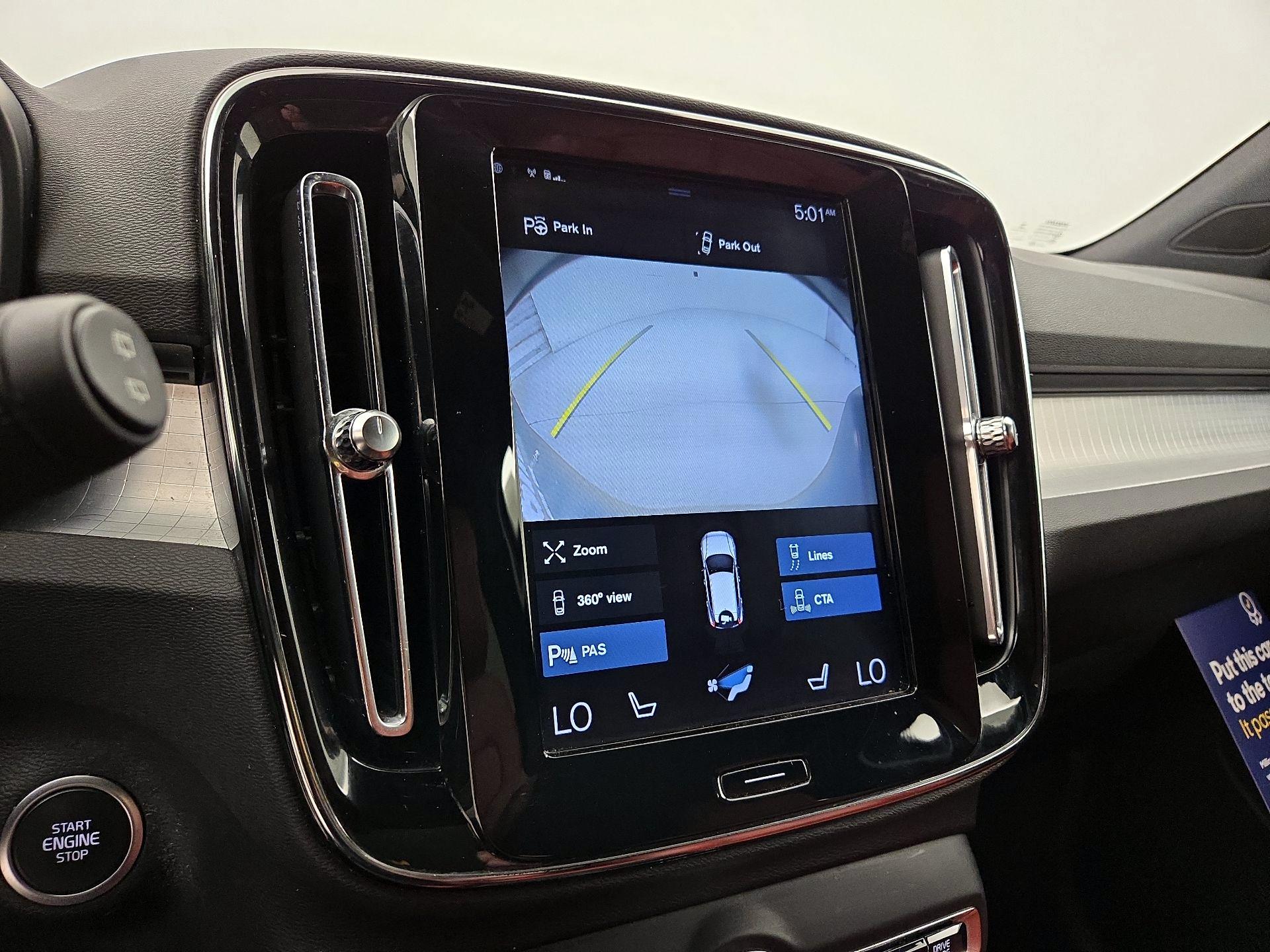 Thumbnail: 2019 Volvo XC40 - 14