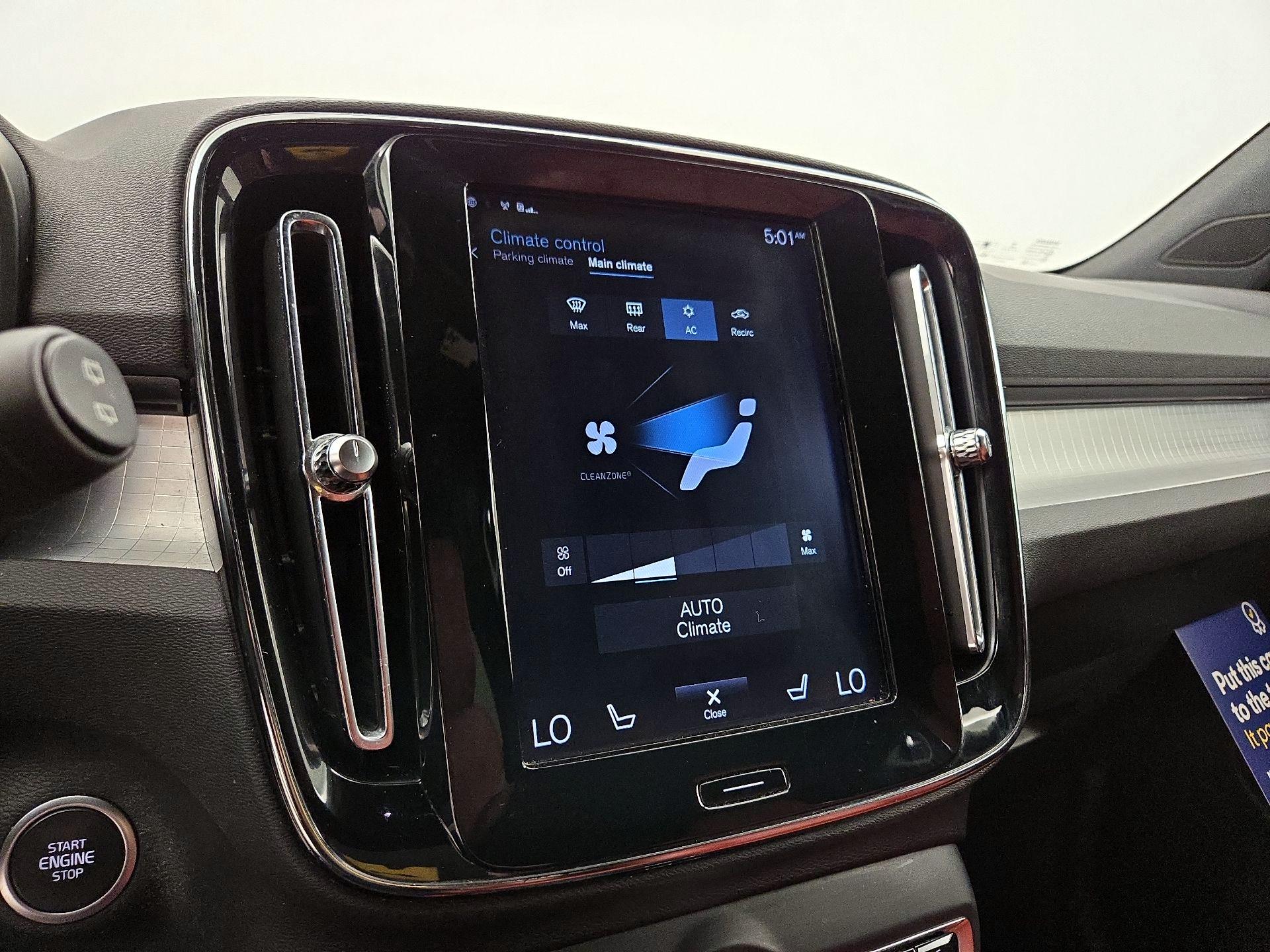 Thumbnail: 2019 Volvo XC40 - 16