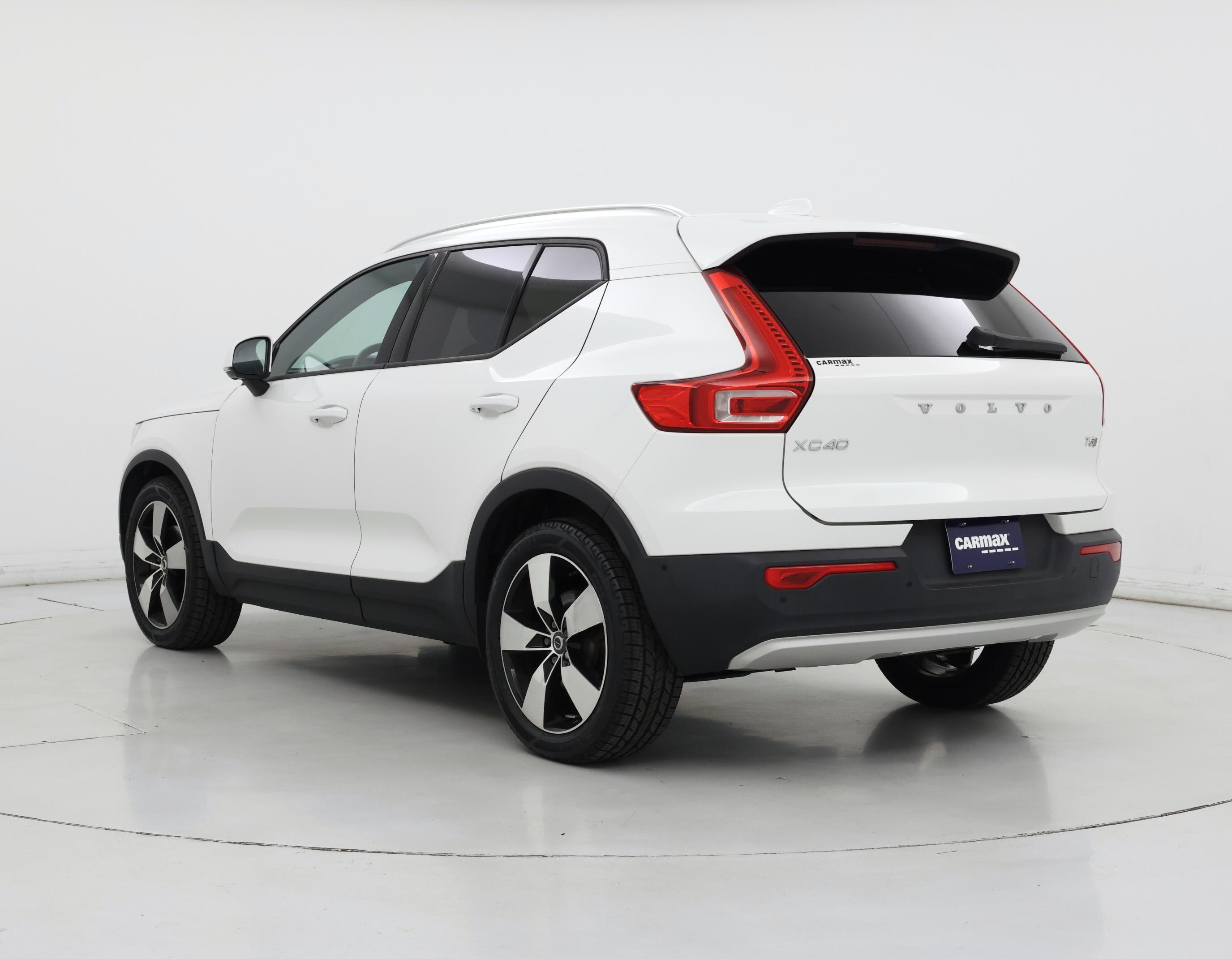 Thumbnail: 2019 Volvo XC40 - 2