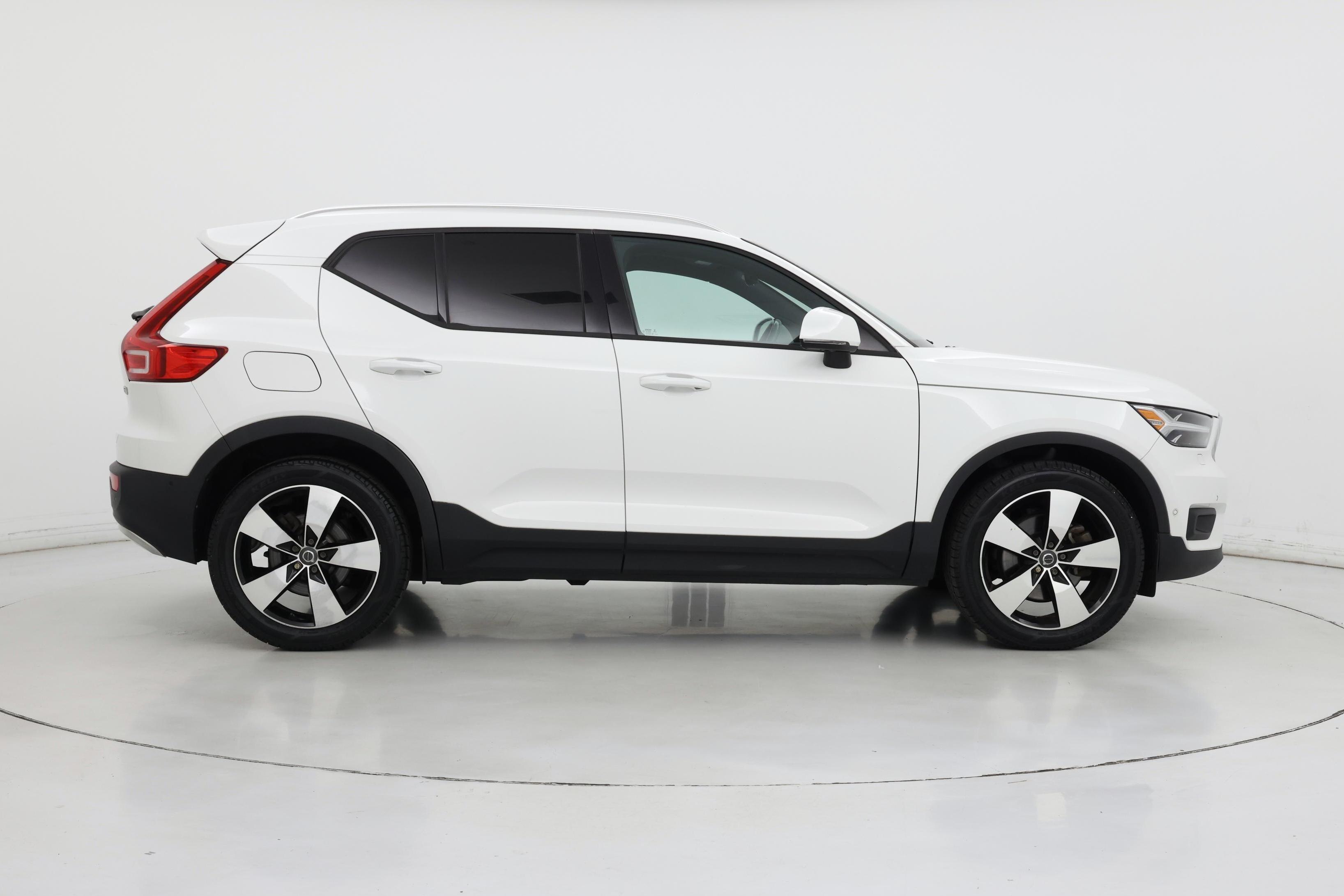 Thumbnail: 2019 Volvo XC40 - 7