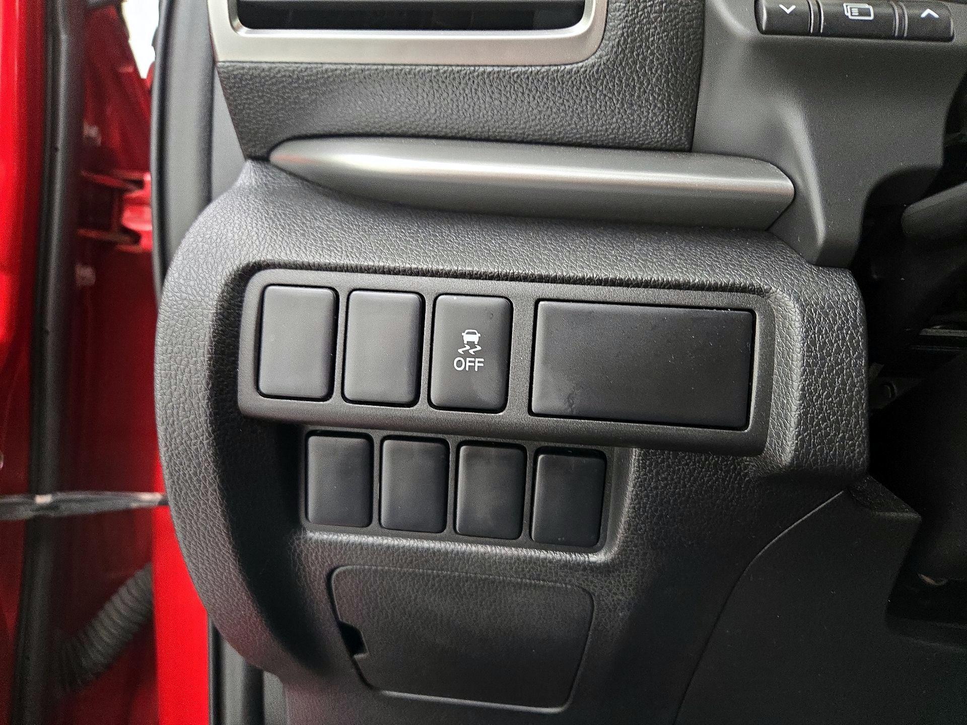 Thumbnail: 2018 Mitsubishi Eclipse Cross - 11