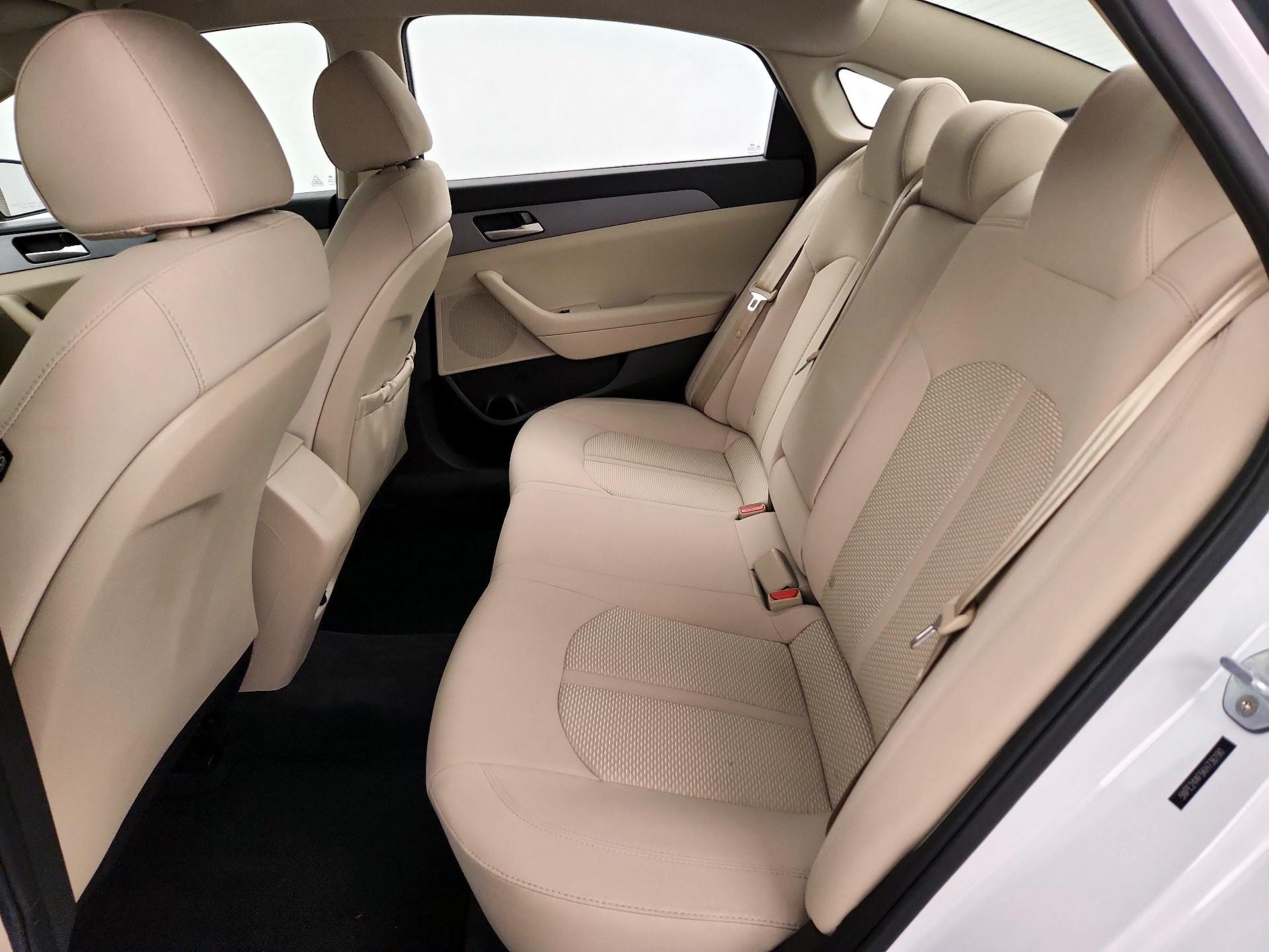 Thumbnail: 2019 Hyundai Sonata - 19