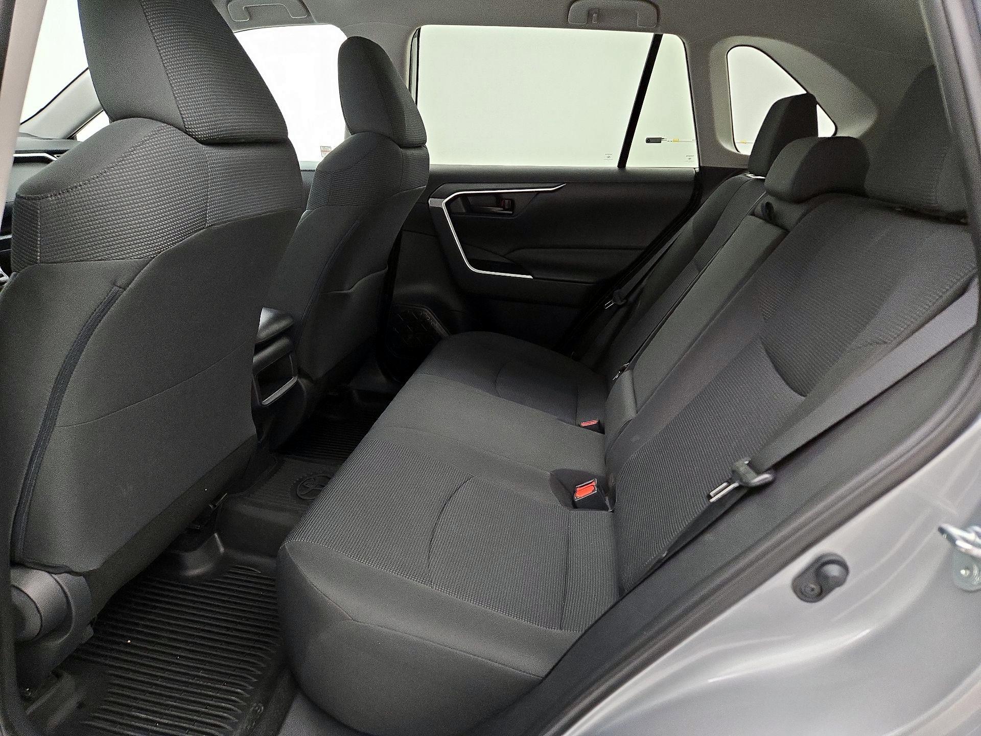 Thumbnail: 2019 Toyota RAV4 - 19