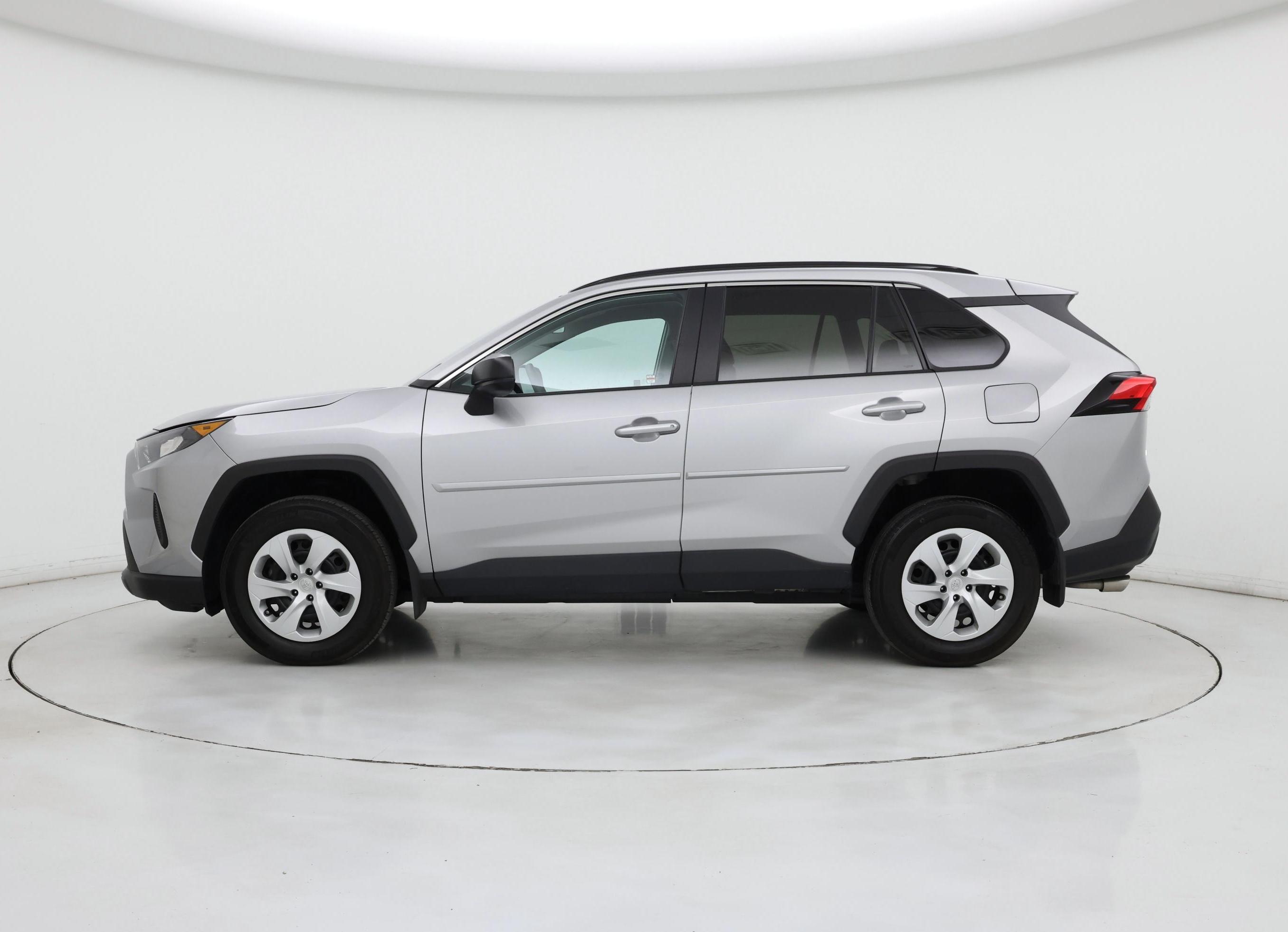 Thumbnail: 2019 Toyota RAV4 - 3