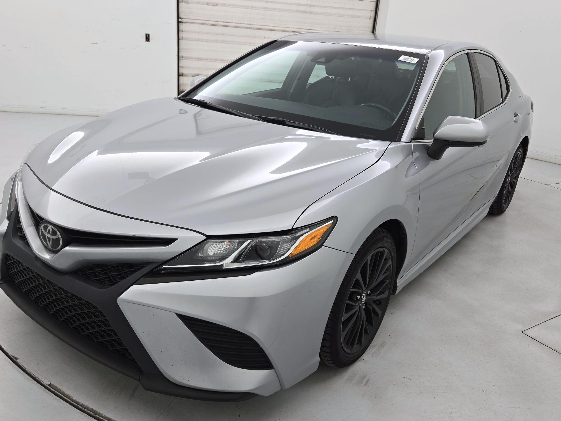 Thumbnail: 2018 Toyota Camry - 3