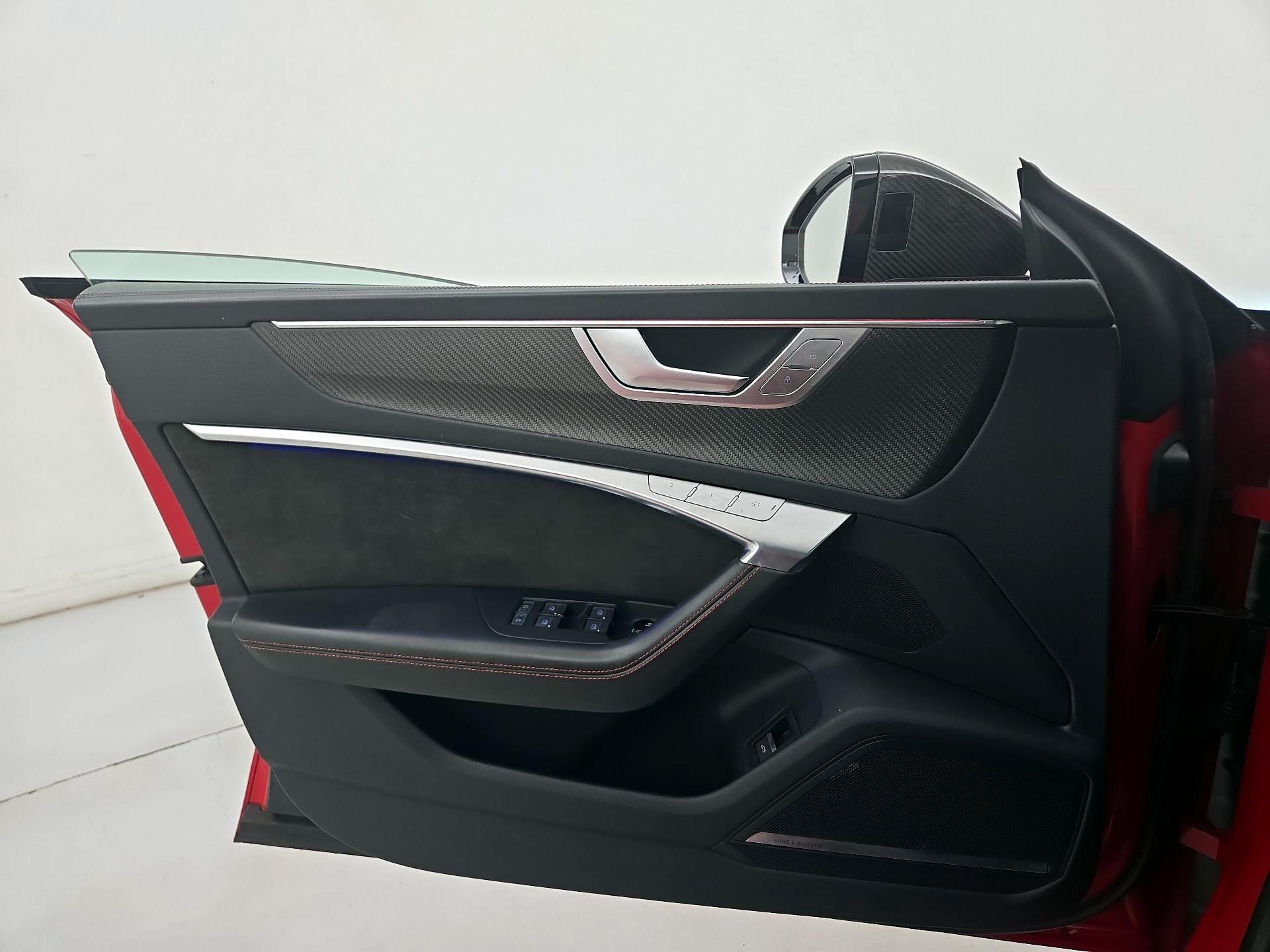 Thumbnail: 2021 Audi RS 7 - 12