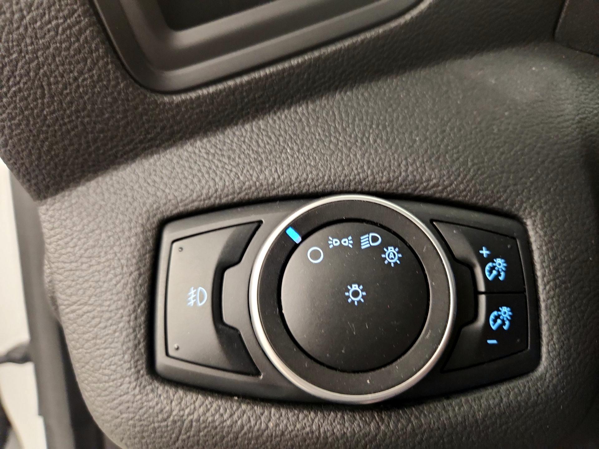 Thumbnail: 2015 Ford Escape - 13