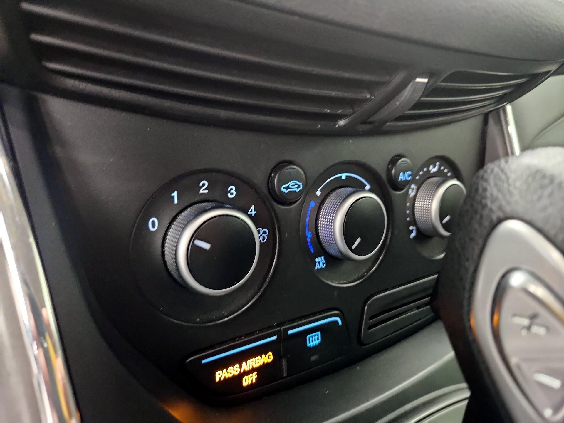 Thumbnail: 2015 Ford Escape - 16