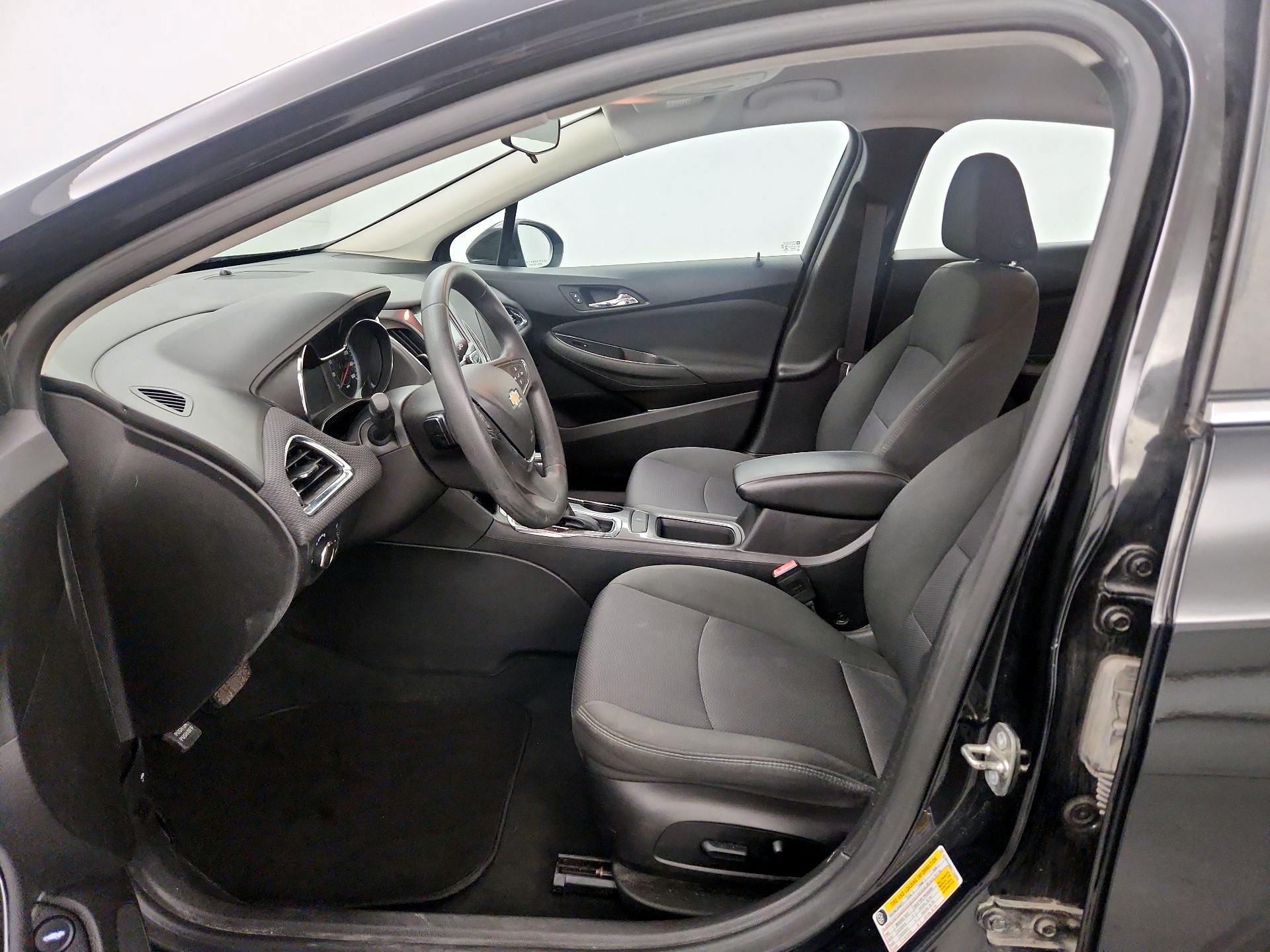 Thumbnail: 2017 Chevrolet Cruze - 11