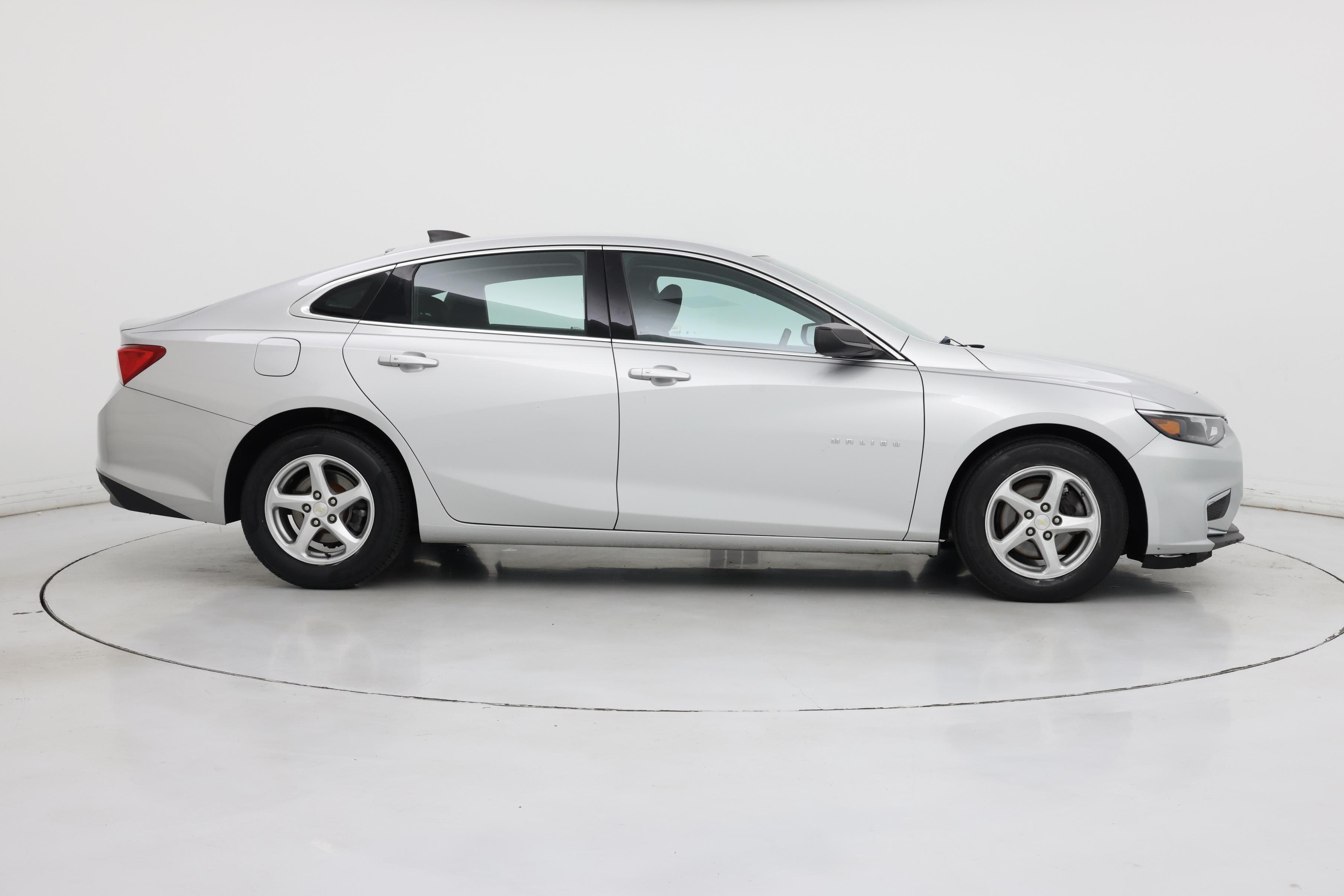 Thumbnail: 2018 Chevrolet Malibu - 7