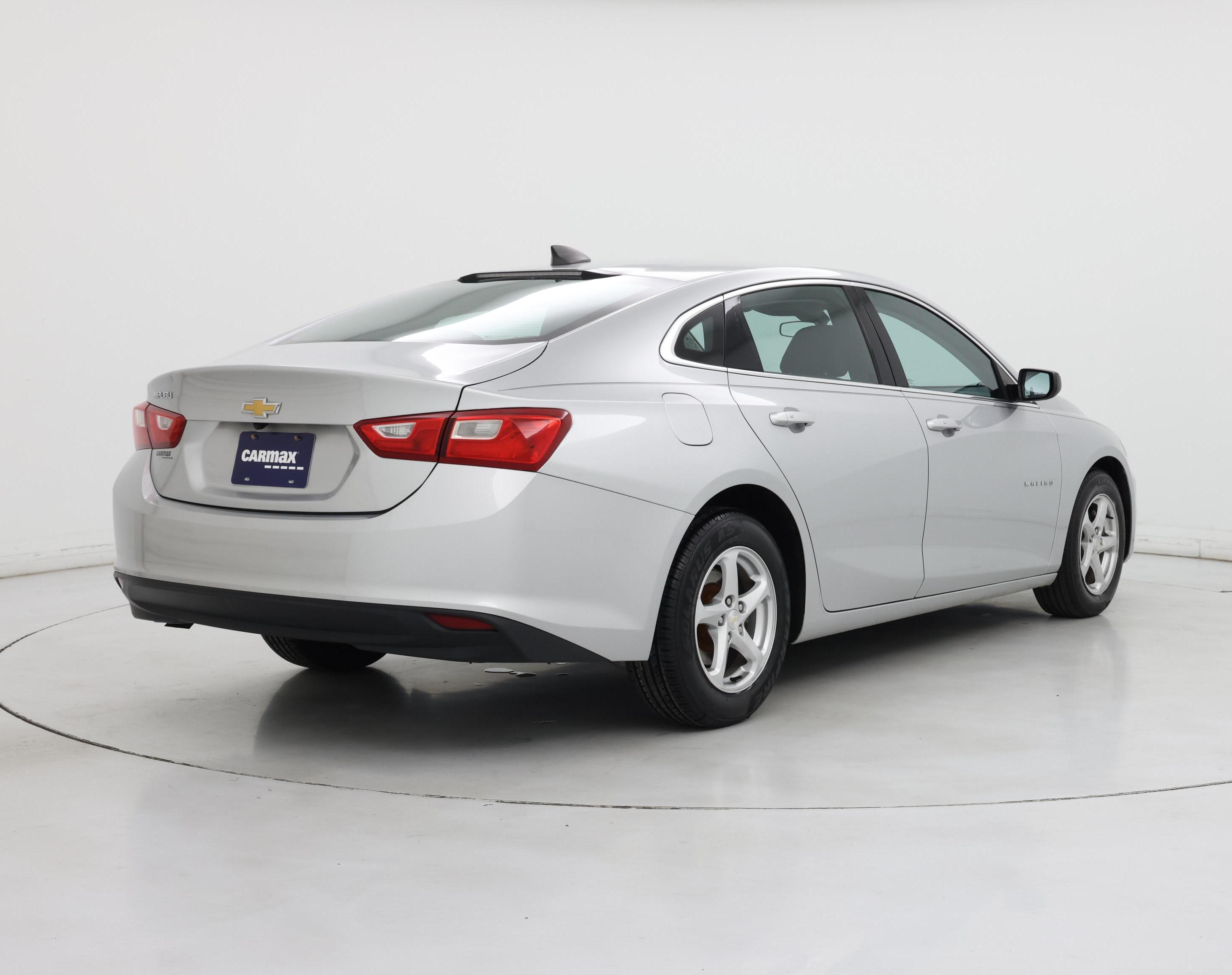Thumbnail: 2018 Chevrolet Malibu - 8