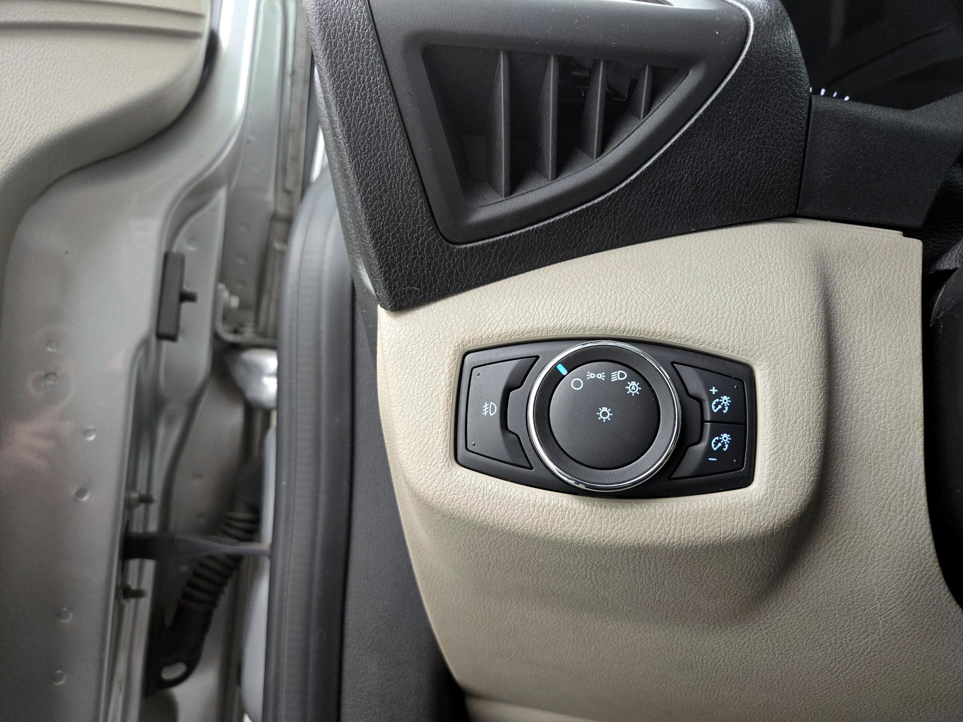 Thumbnail: 2016 Ford Transit Series - 11