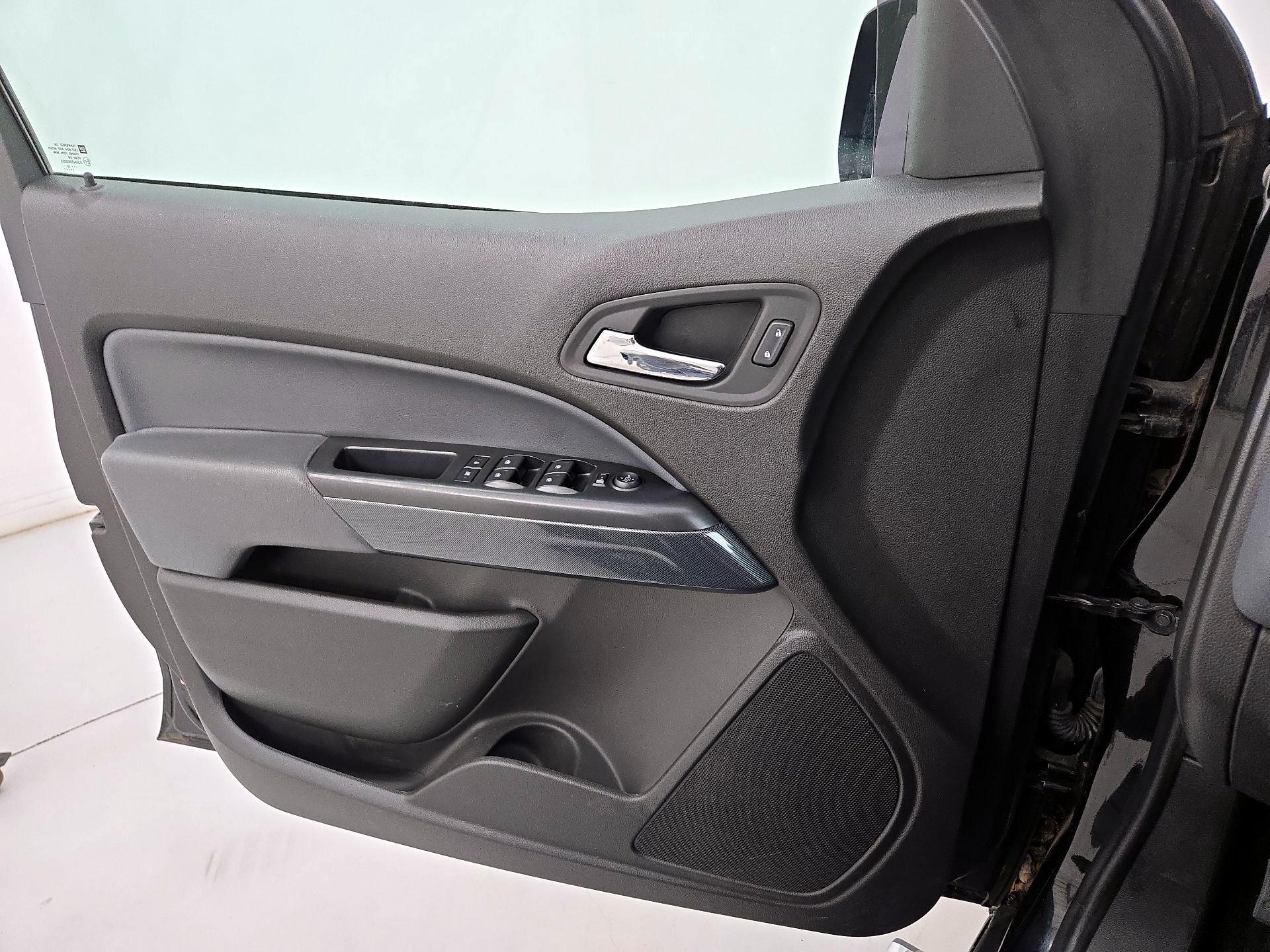 Thumbnail: 2015 Chevrolet Colorado - 12