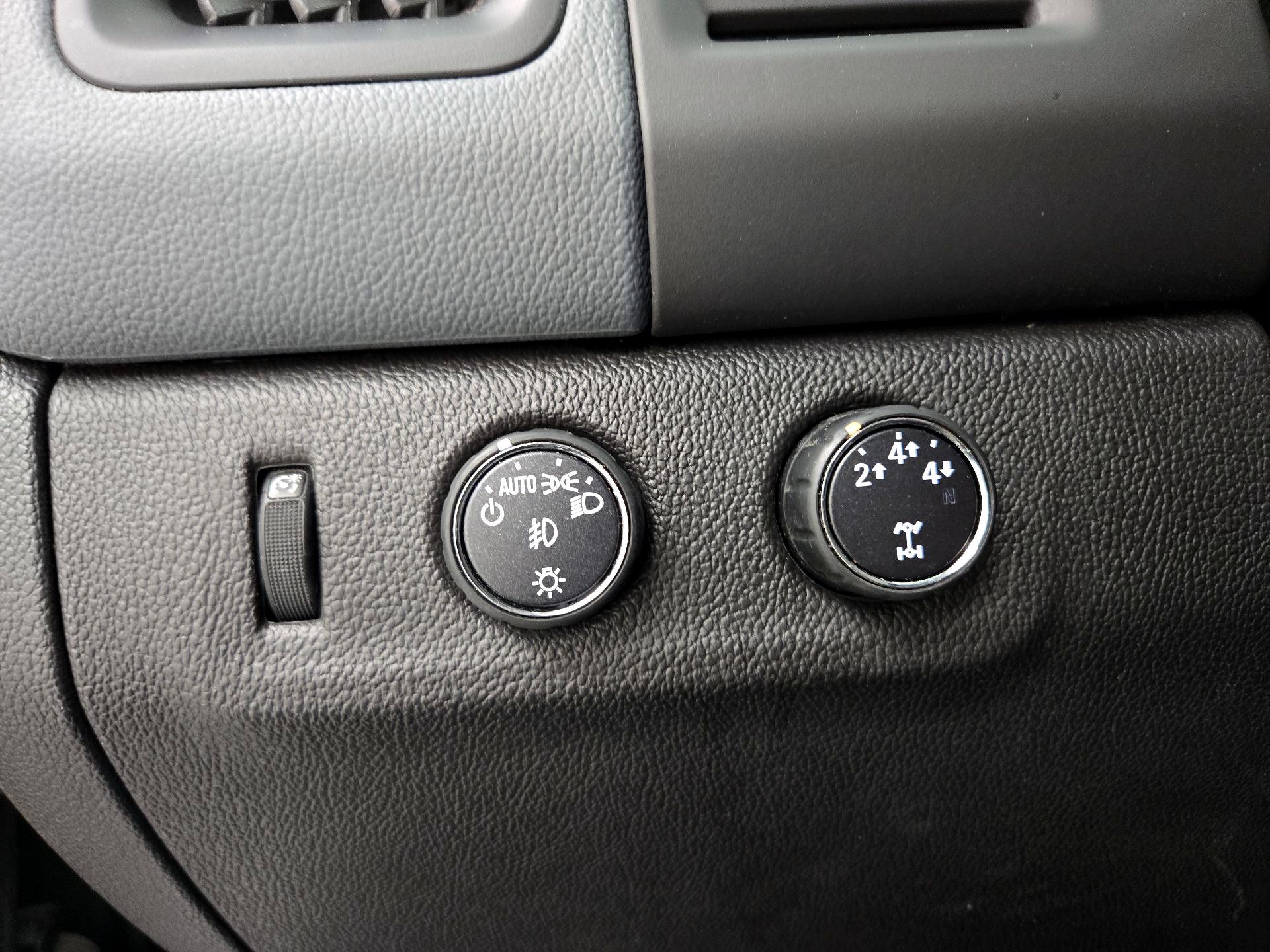 Thumbnail: 2015 Chevrolet Colorado - 13