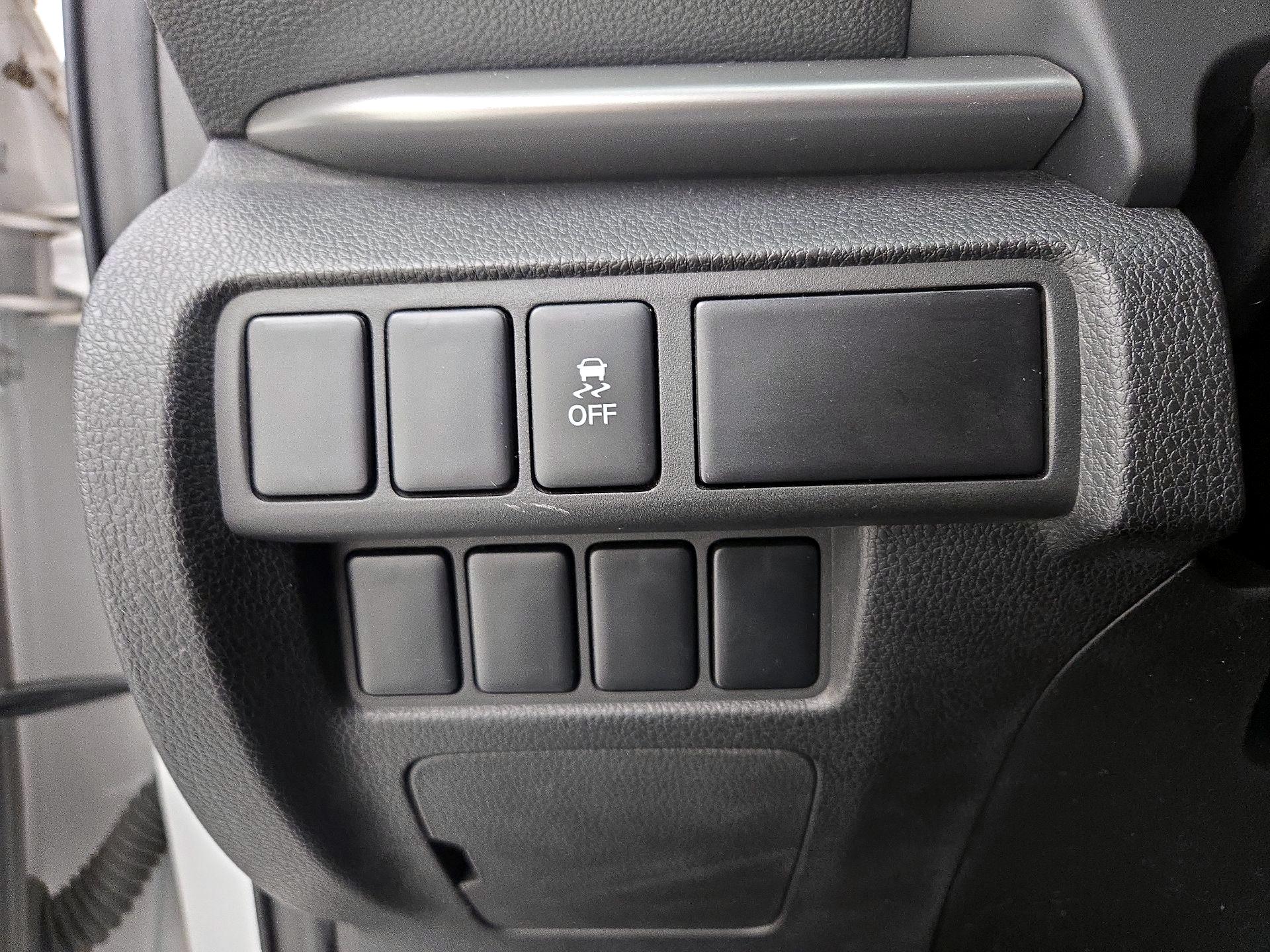 Thumbnail: 2018 Mitsubishi Eclipse Cross - 13