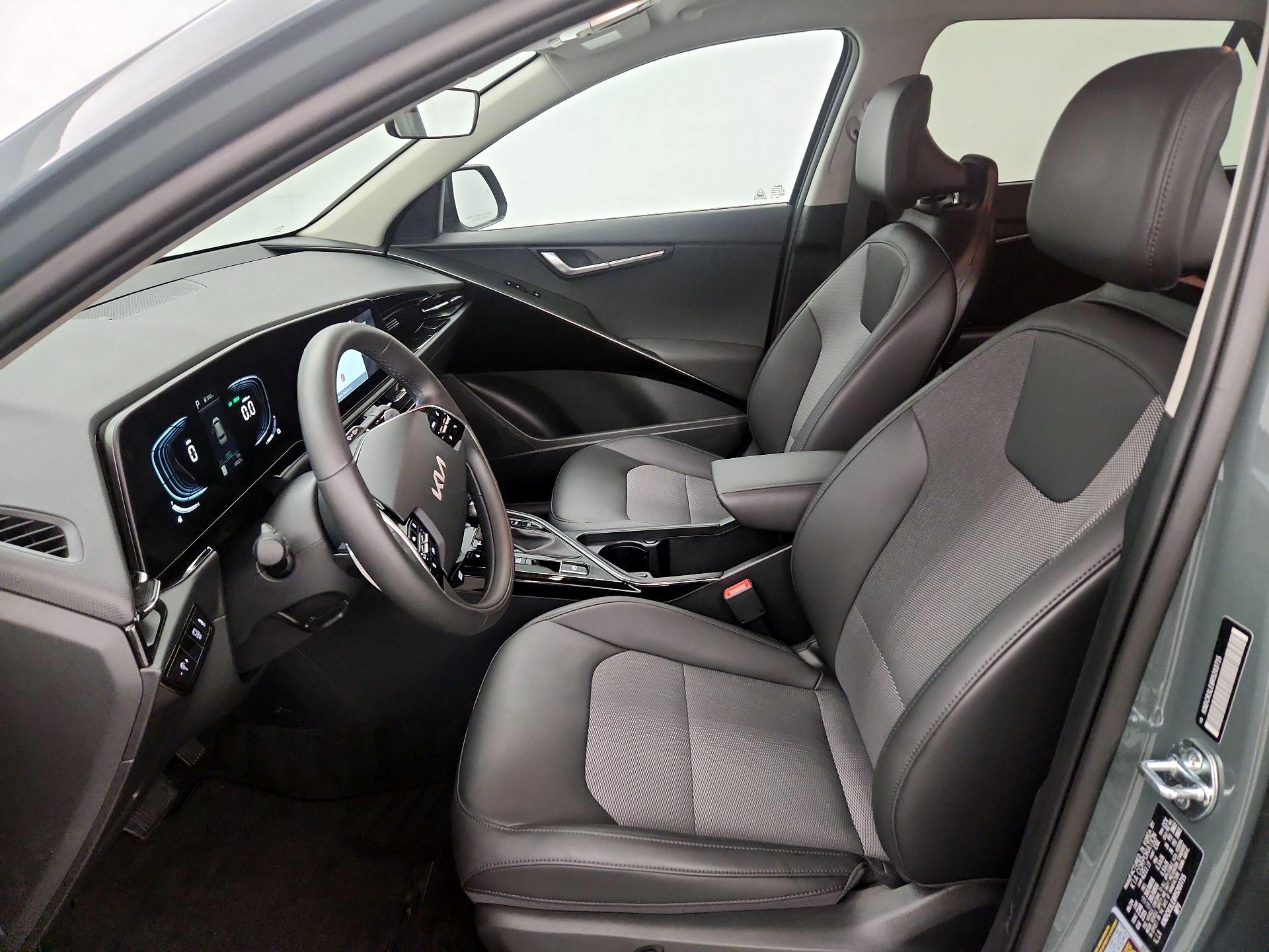 Thumbnail: 2024 Kia Niro - 11