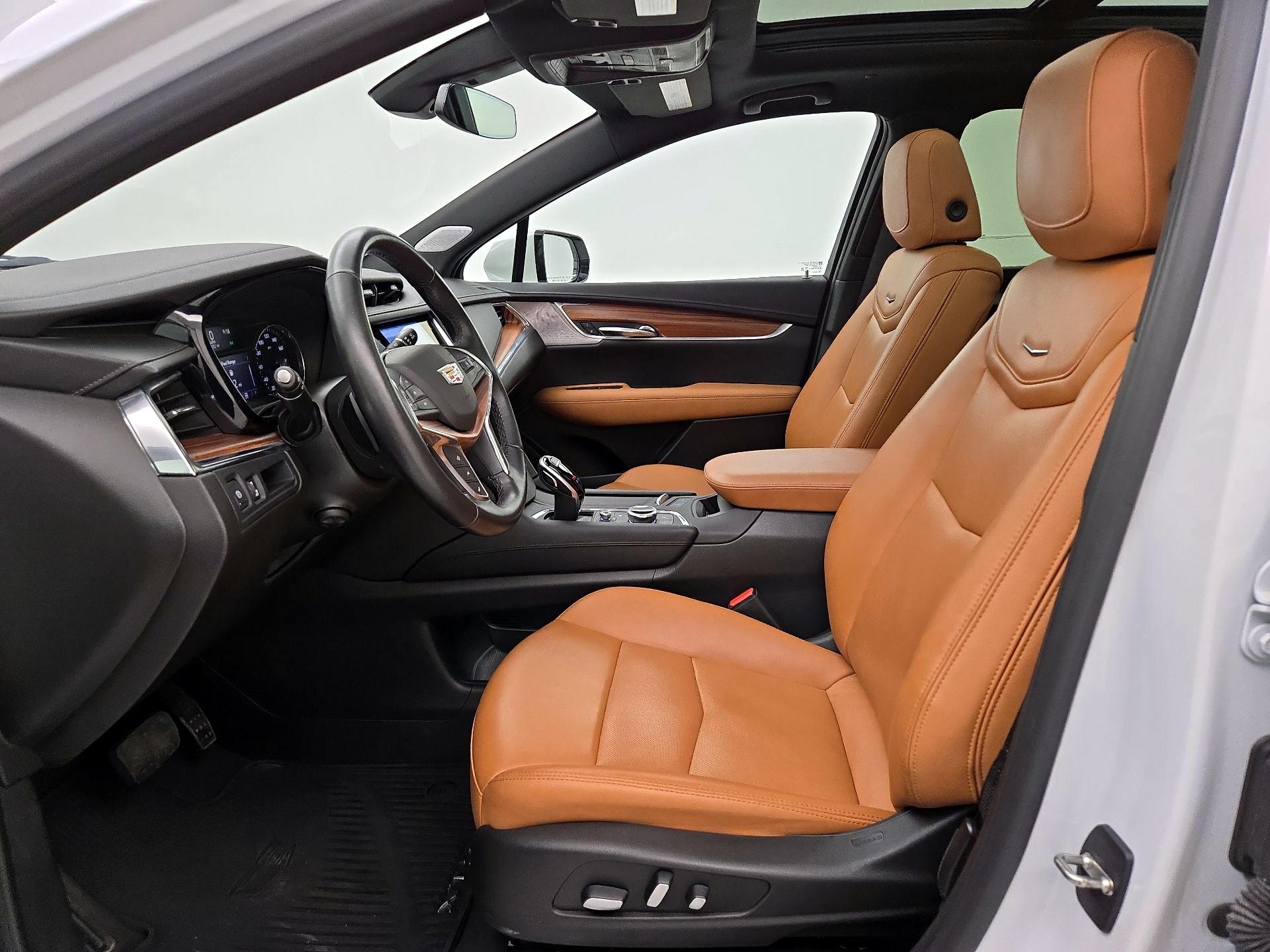 Thumbnail: 2021 Cadillac XT5 - 11