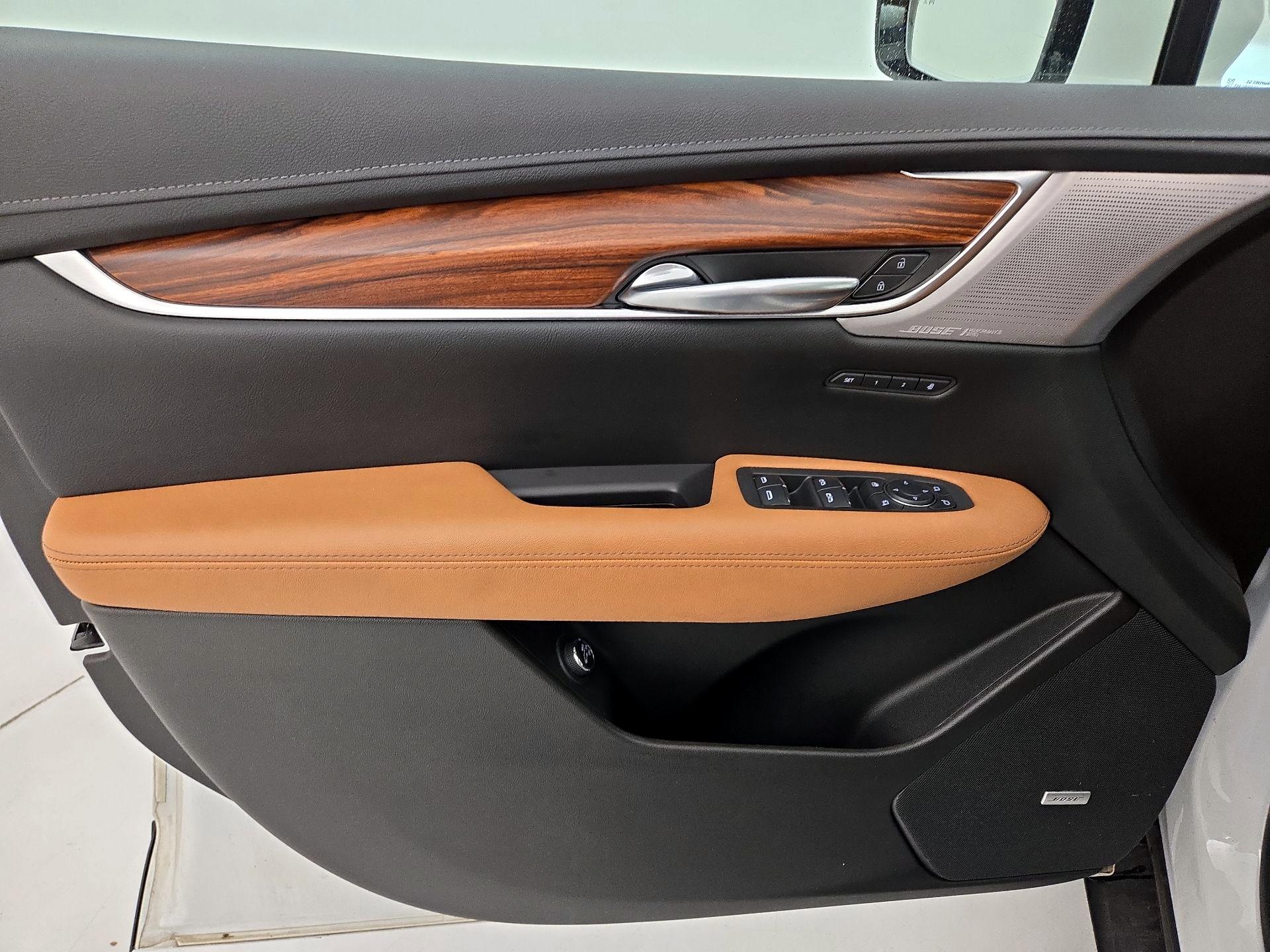 Thumbnail: 2021 Cadillac XT5 - 12