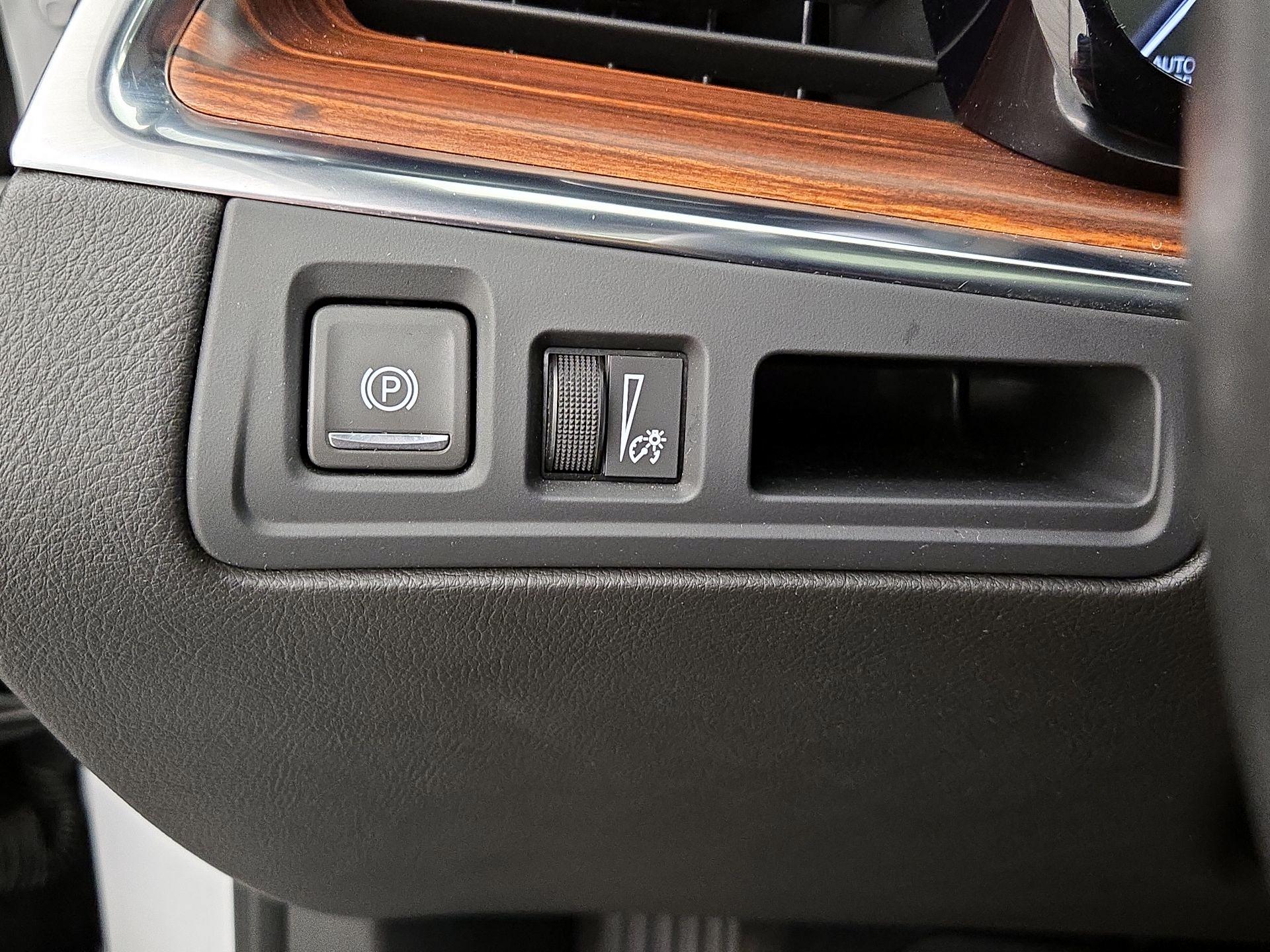 Thumbnail: 2021 Cadillac XT5 - 13