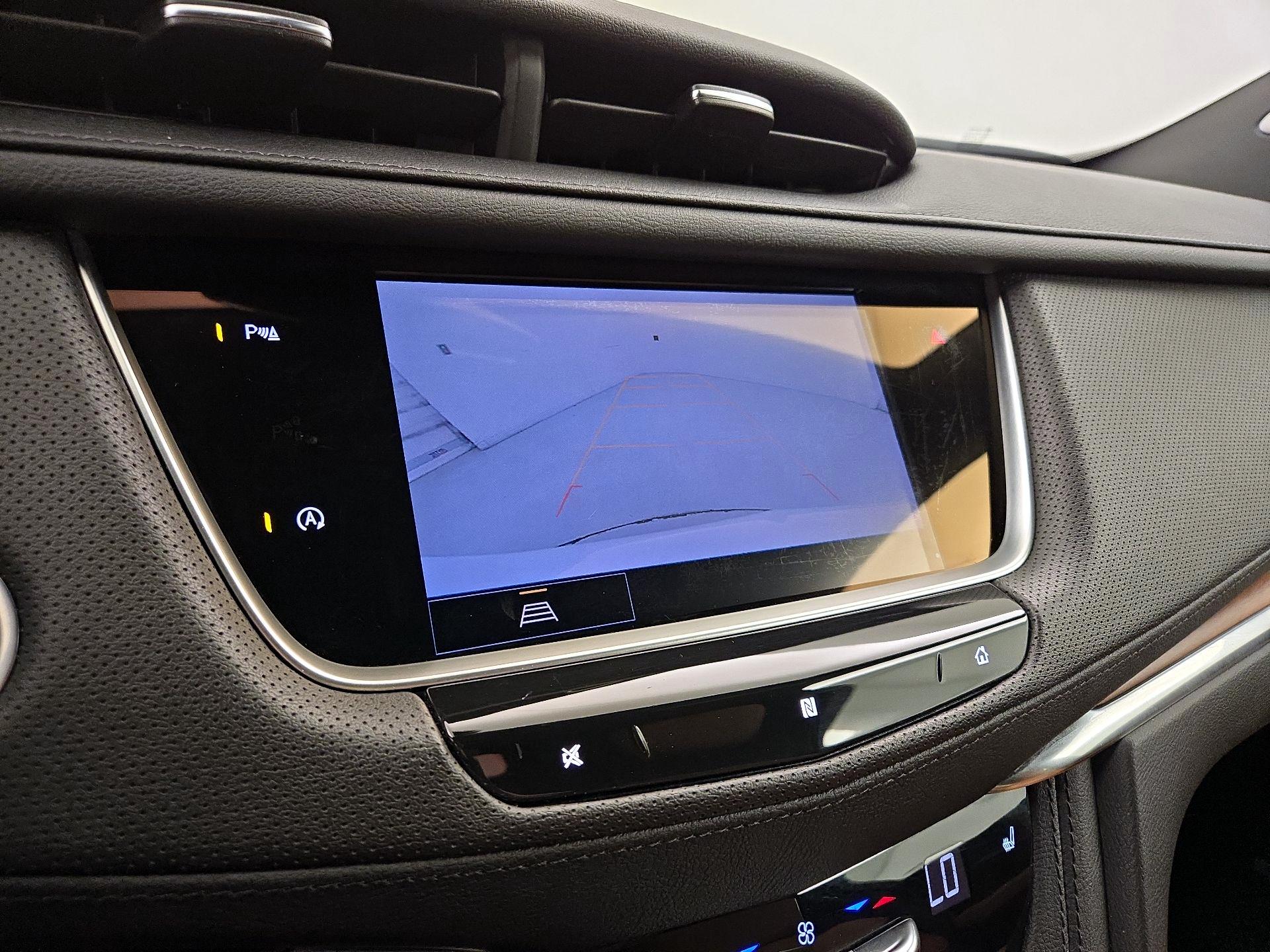 Thumbnail: 2021 Cadillac XT5 - 15