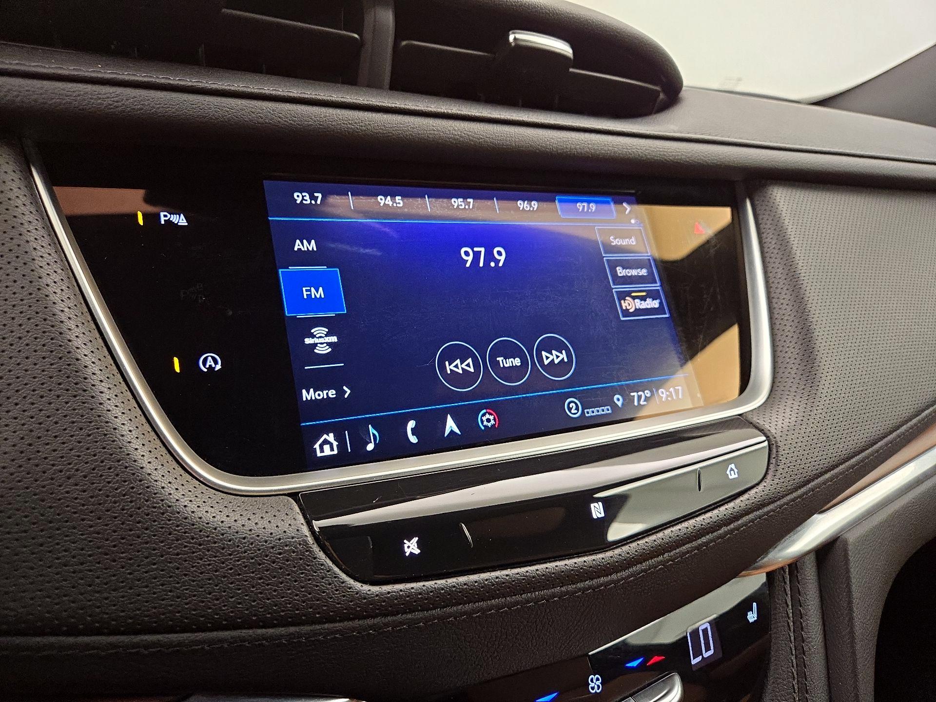 Thumbnail: 2021 Cadillac XT5 - 16