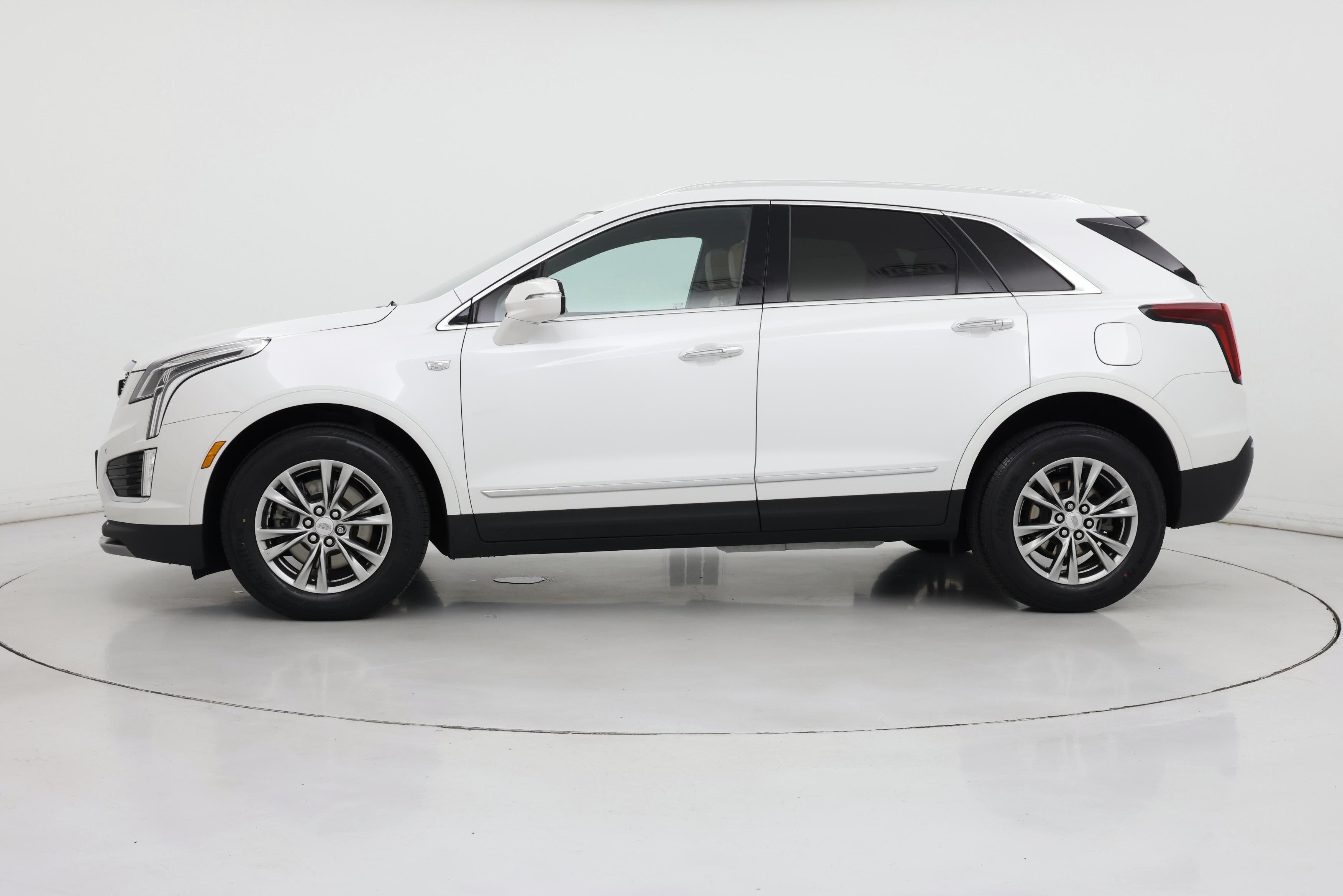 Thumbnail: 2021 Cadillac XT5 - 3