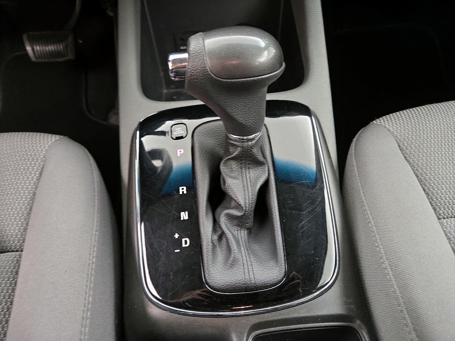 Thumbnail: 2017 Kia Forte - 16