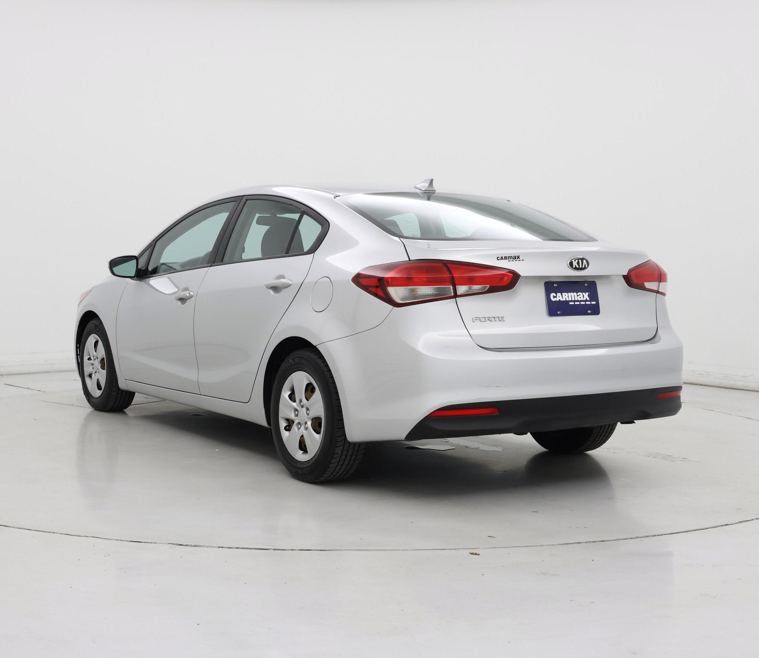 Thumbnail: 2017 Kia Forte - 2