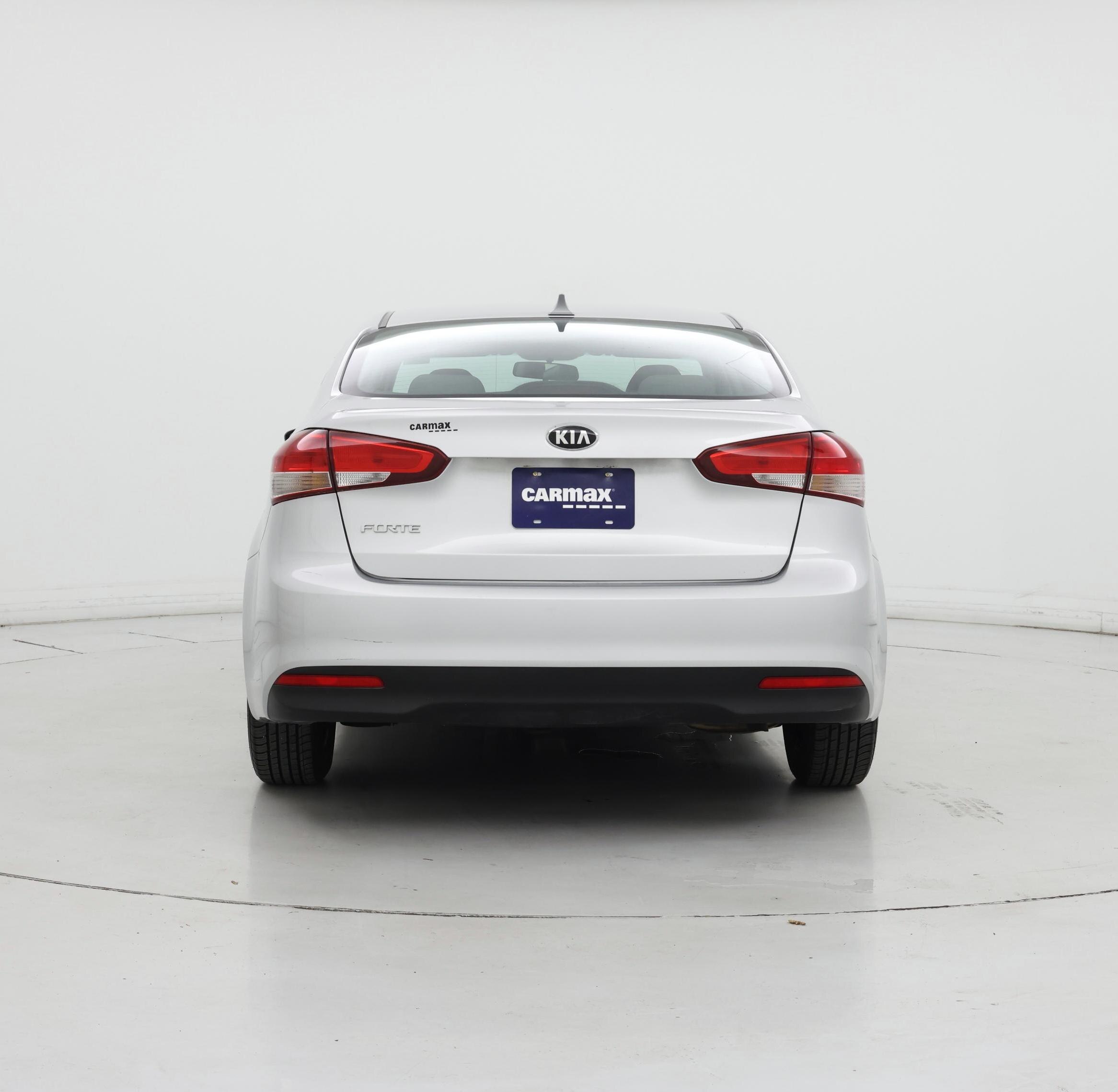 Thumbnail: 2017 Kia Forte - 6