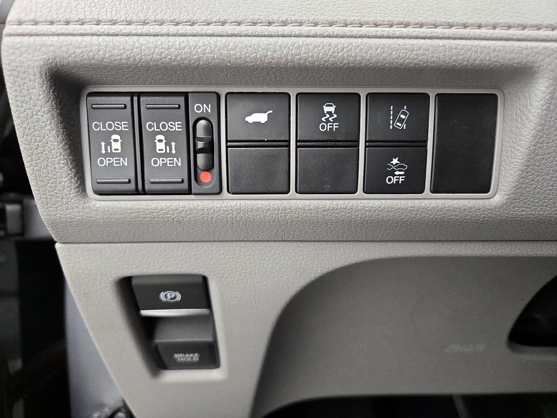 Thumbnail: 2019 Honda Odyssey - 13
