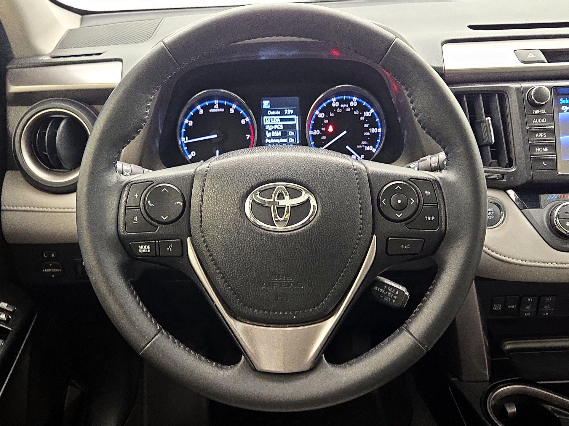 Thumbnail: 2016 Toyota RAV4 - 10