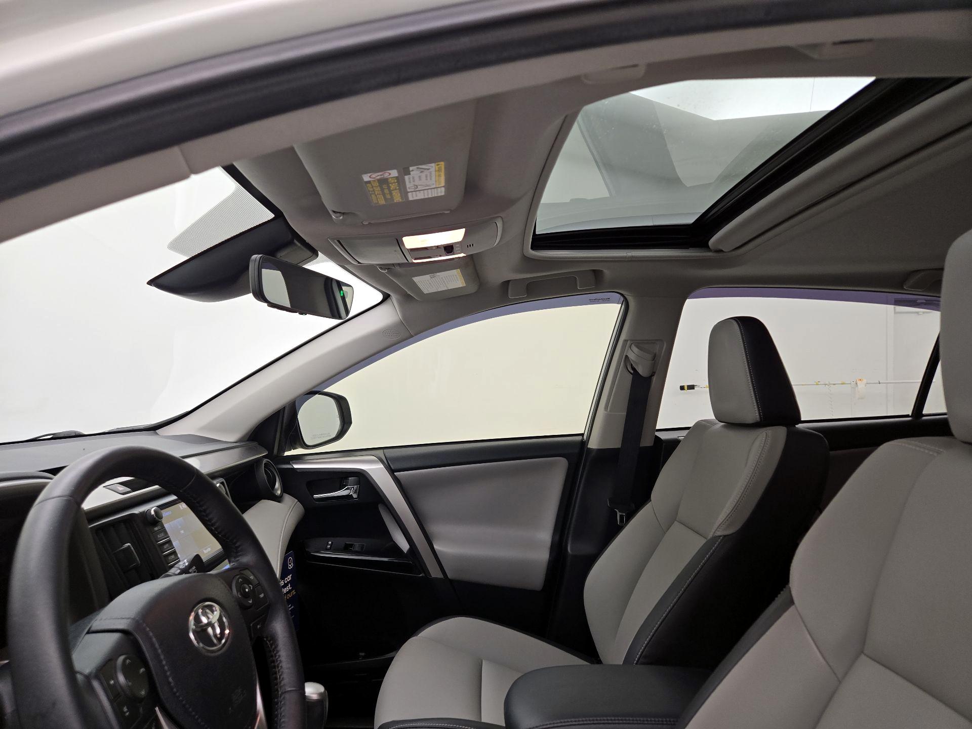 Thumbnail: 2016 Toyota RAV4 - 19