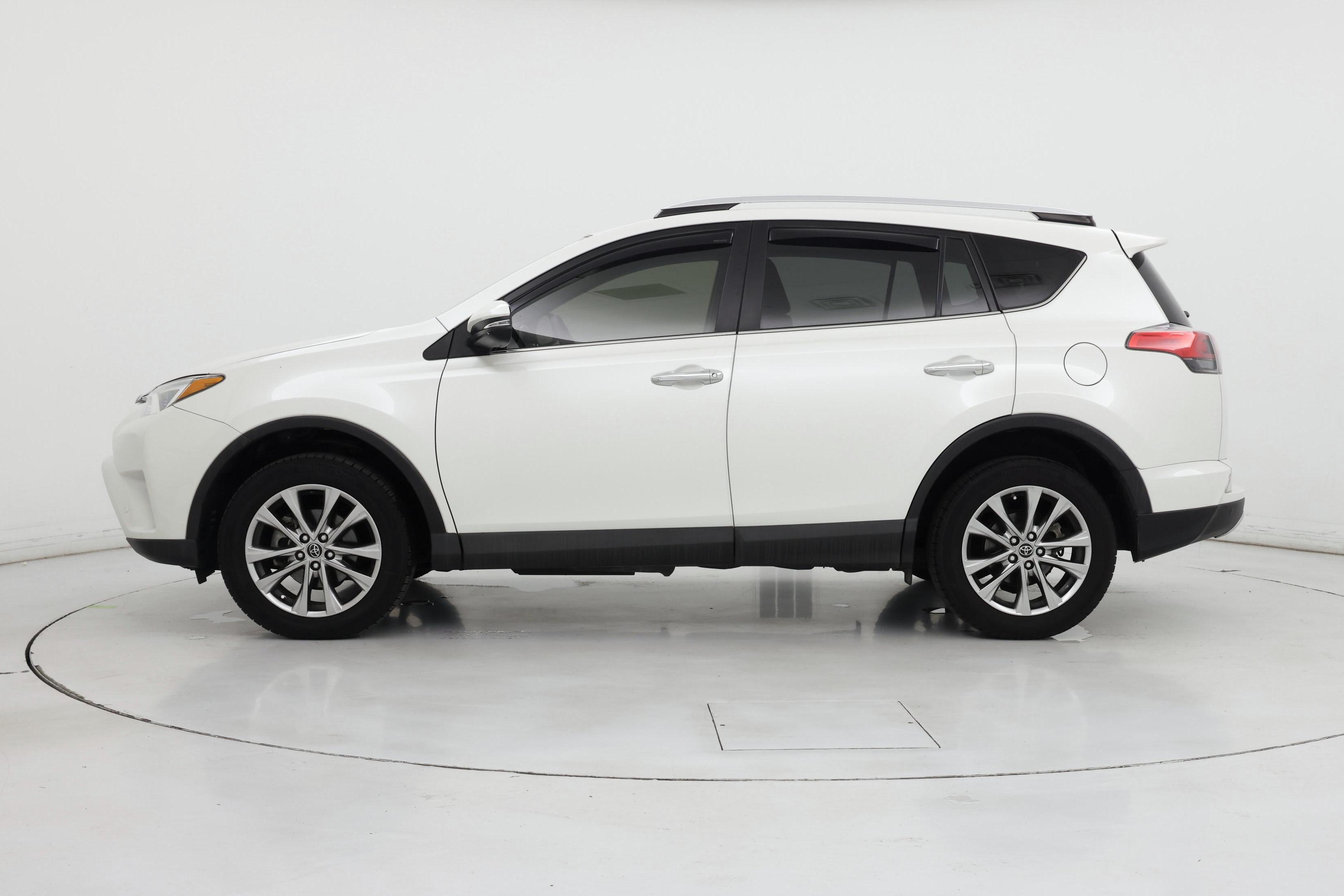 Thumbnail: 2016 Toyota RAV4 - 3