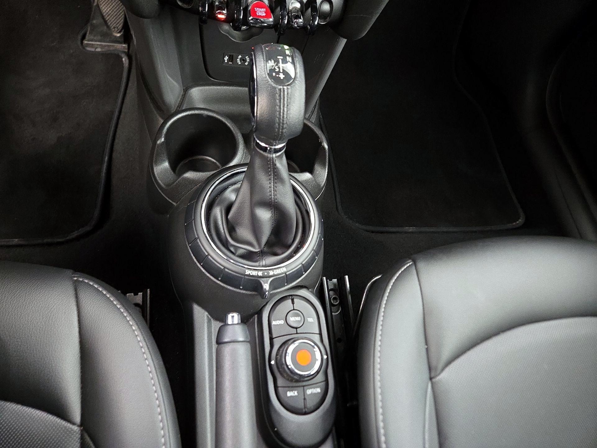 Thumbnail: 2017 MINI Cooper - 16