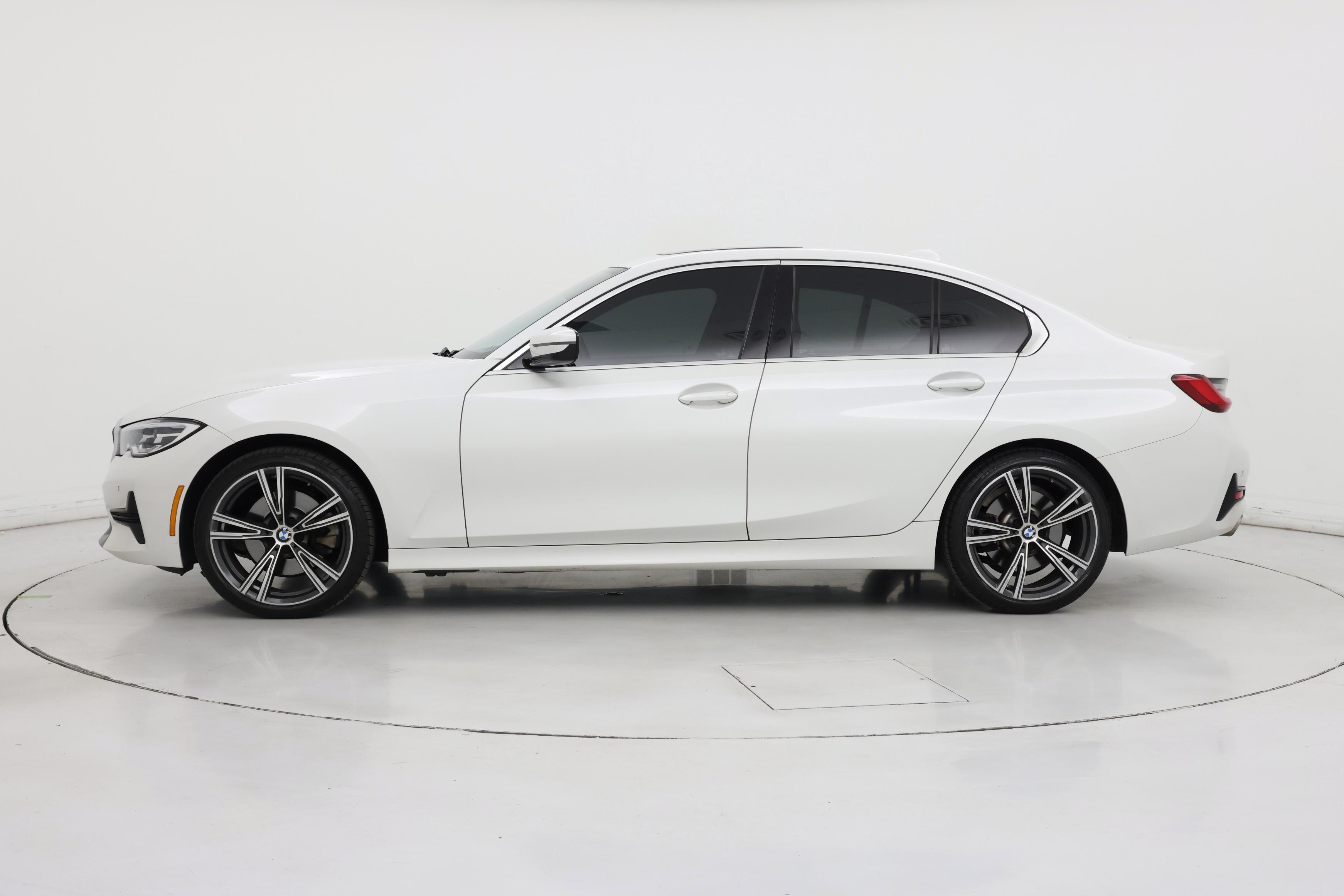 Thumbnail: 2021 BMW 3 Series - 3