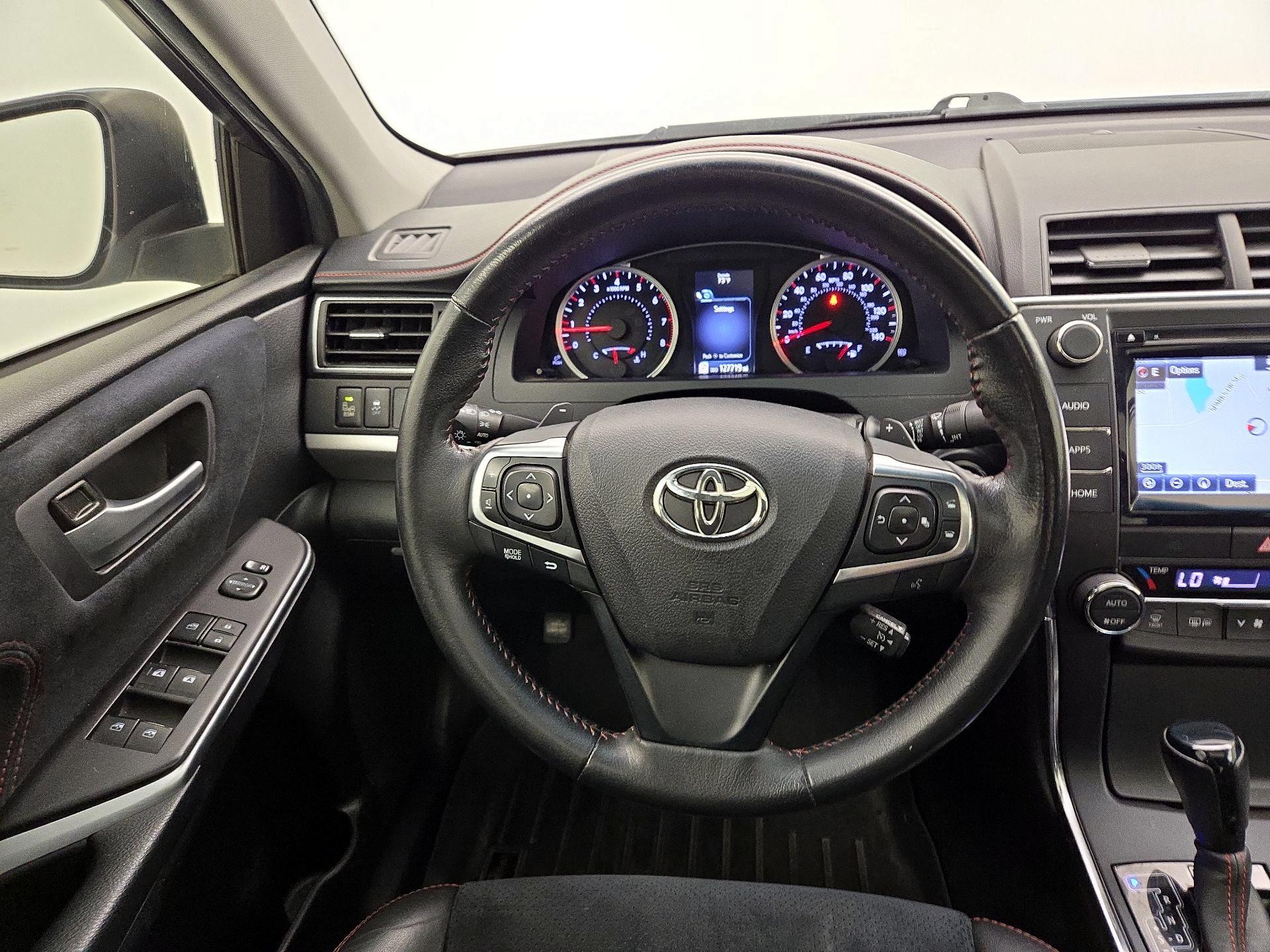 Thumbnail: 2015 Toyota Camry - 10